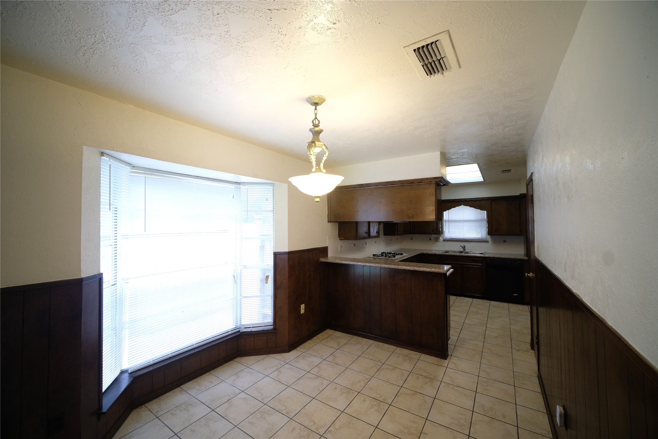 12327 Shannon Hill Property Photo 3