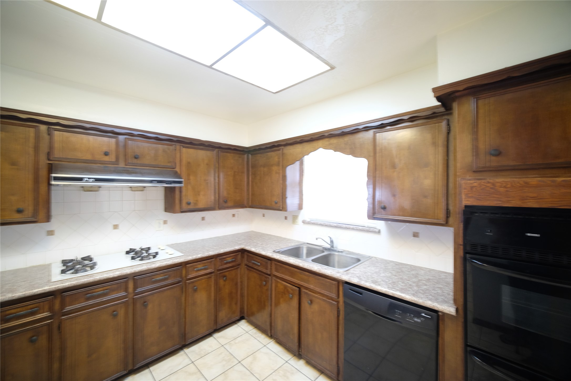 12327 Shannon Hill Property Photo 4