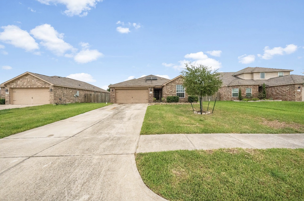9507 Garnet Grove Drive Property Photo 1