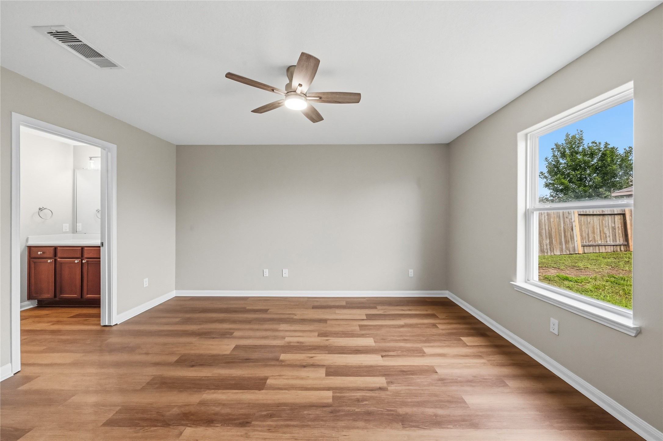 9507 Garnet Grove Drive Property Photo 11