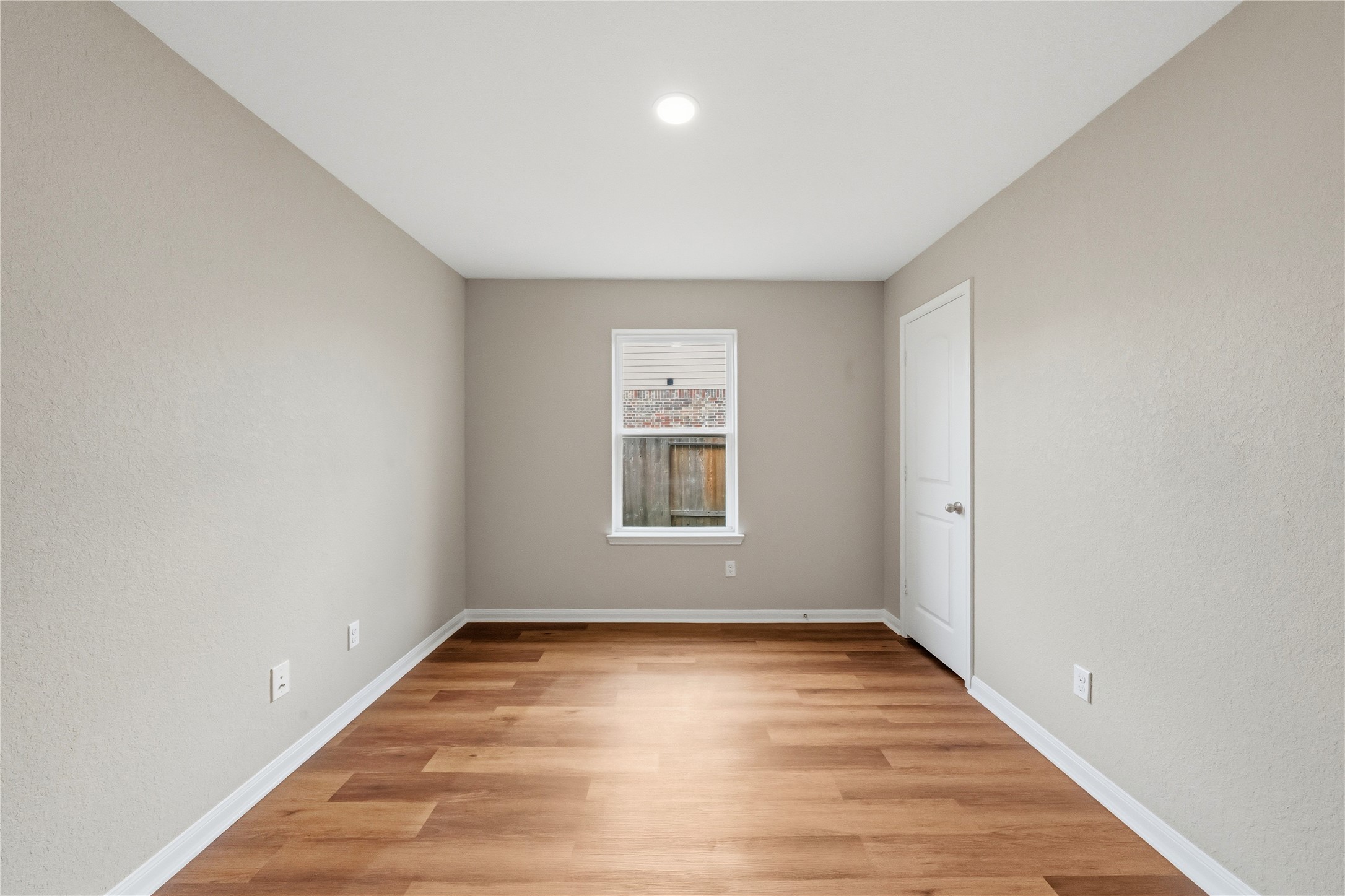 9507 Garnet Grove Drive Property Photo 15