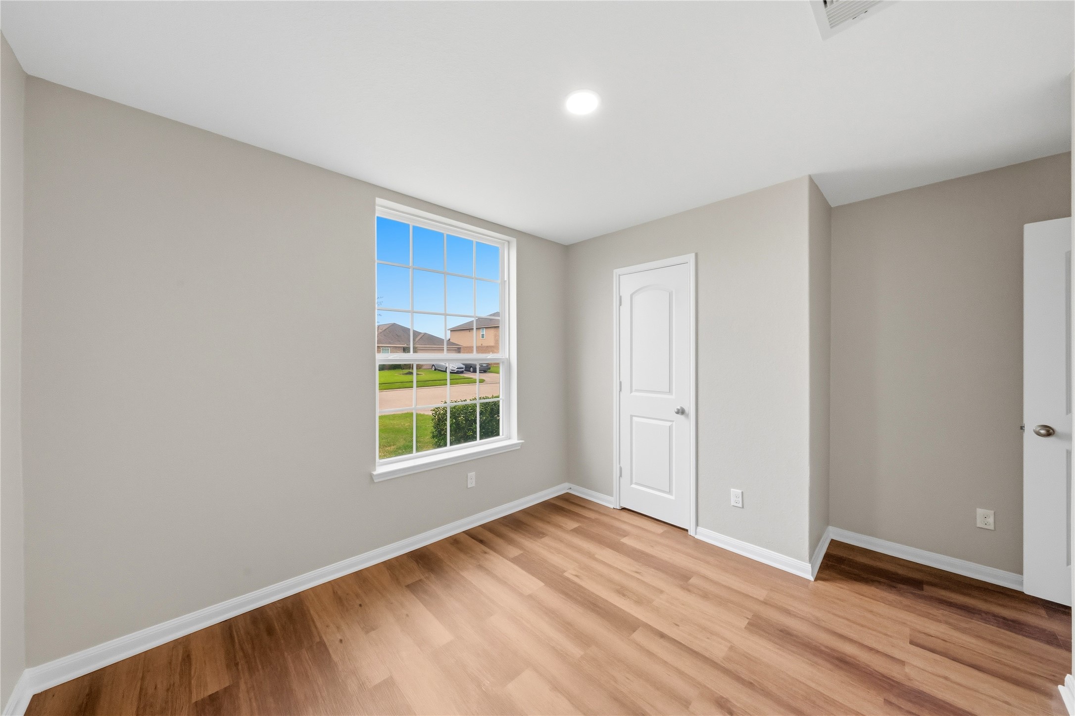 9507 Garnet Grove Drive Property Photo 17