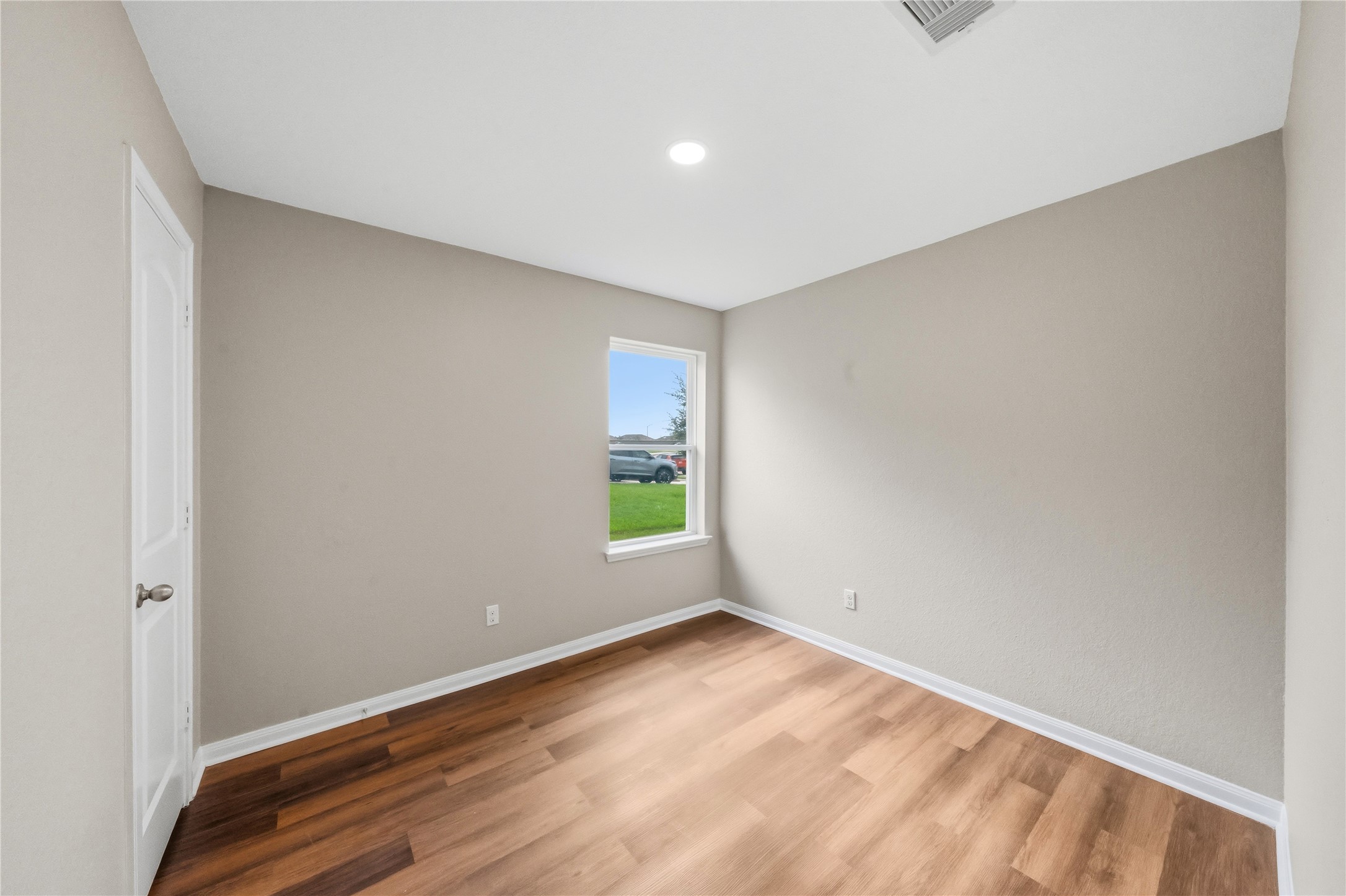 9507 Garnet Grove Drive Property Photo 18