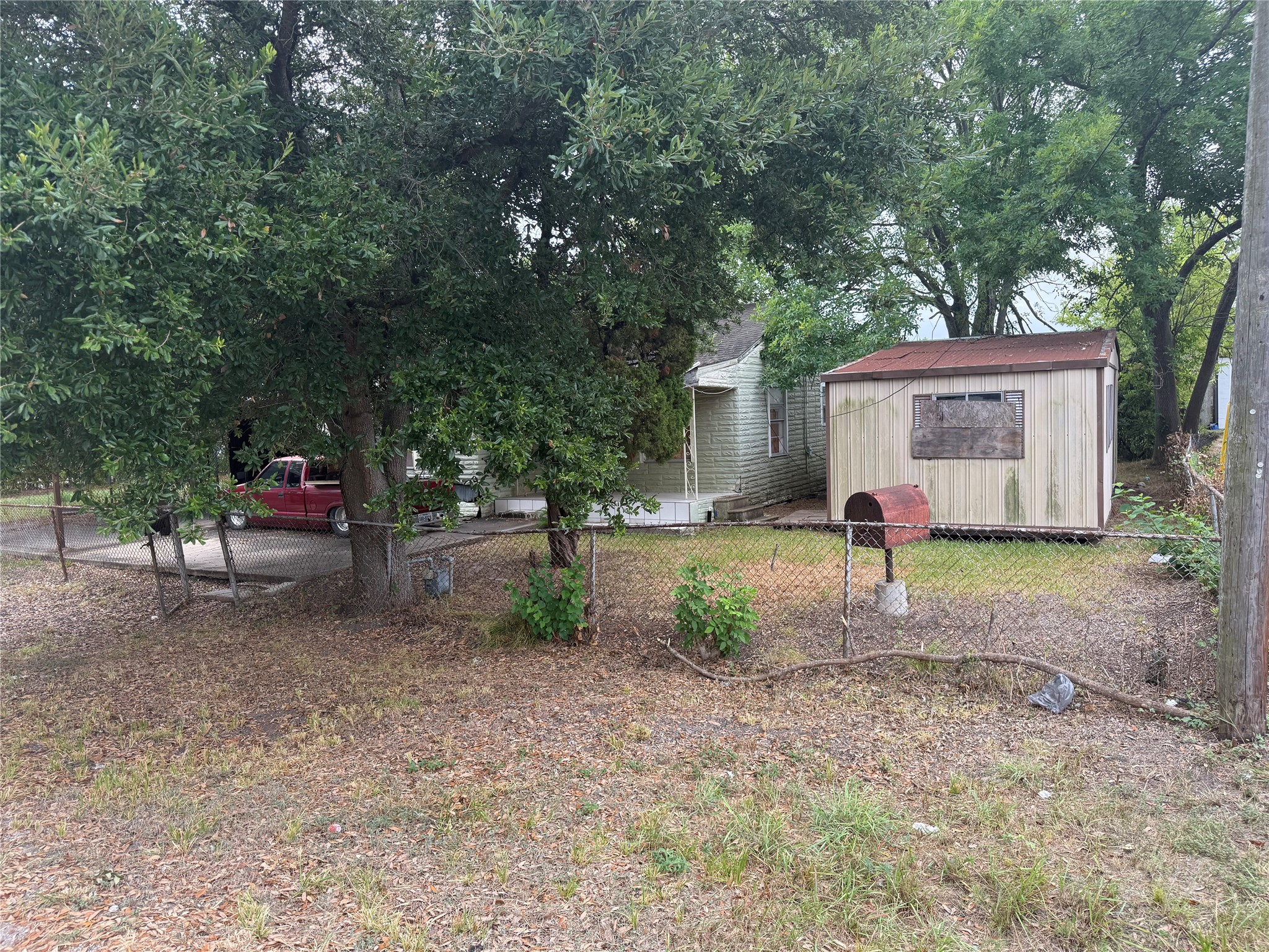 2206 Harris Avenue Property Photo 5