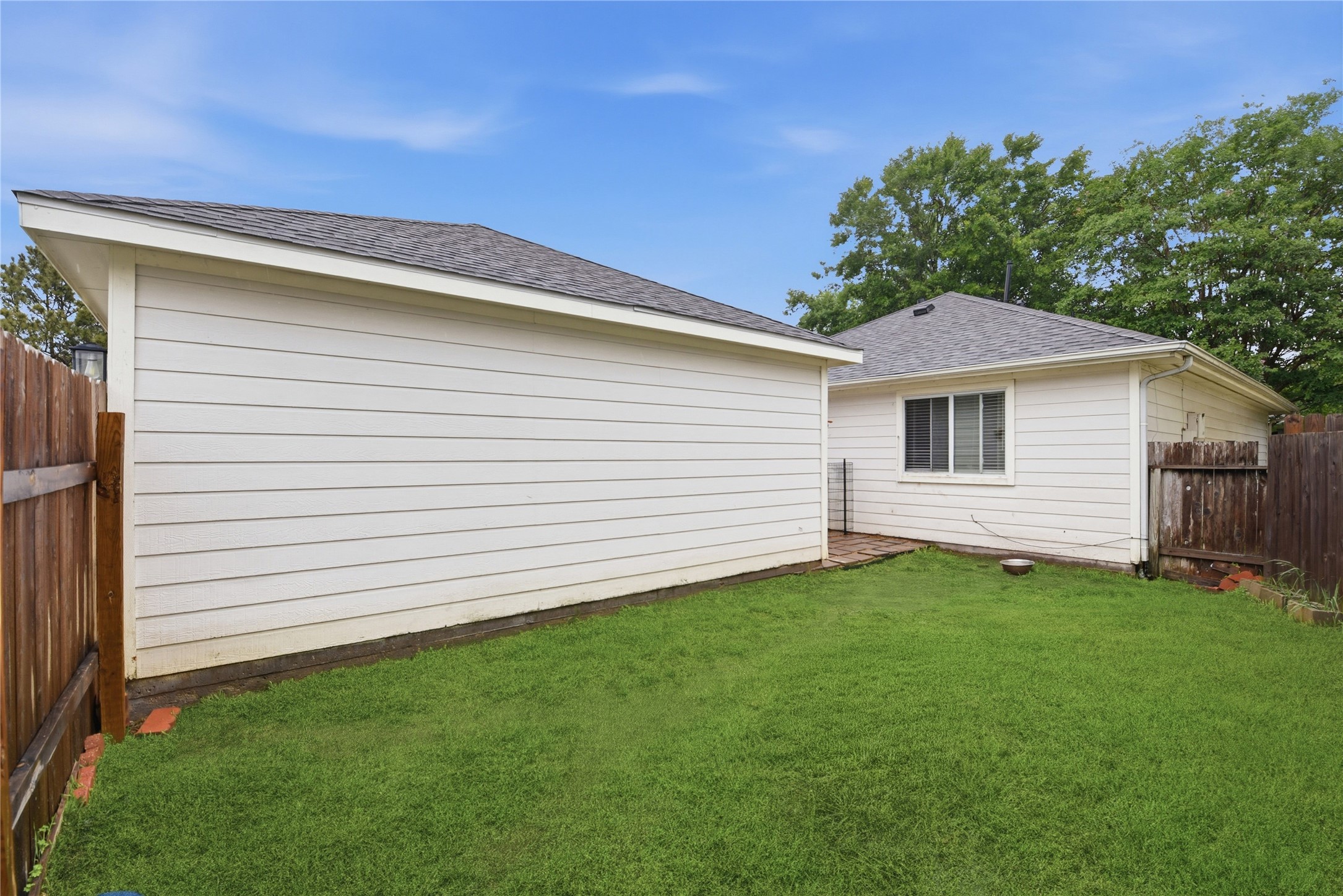 6136 Lone Prairie Way Property Photo 16