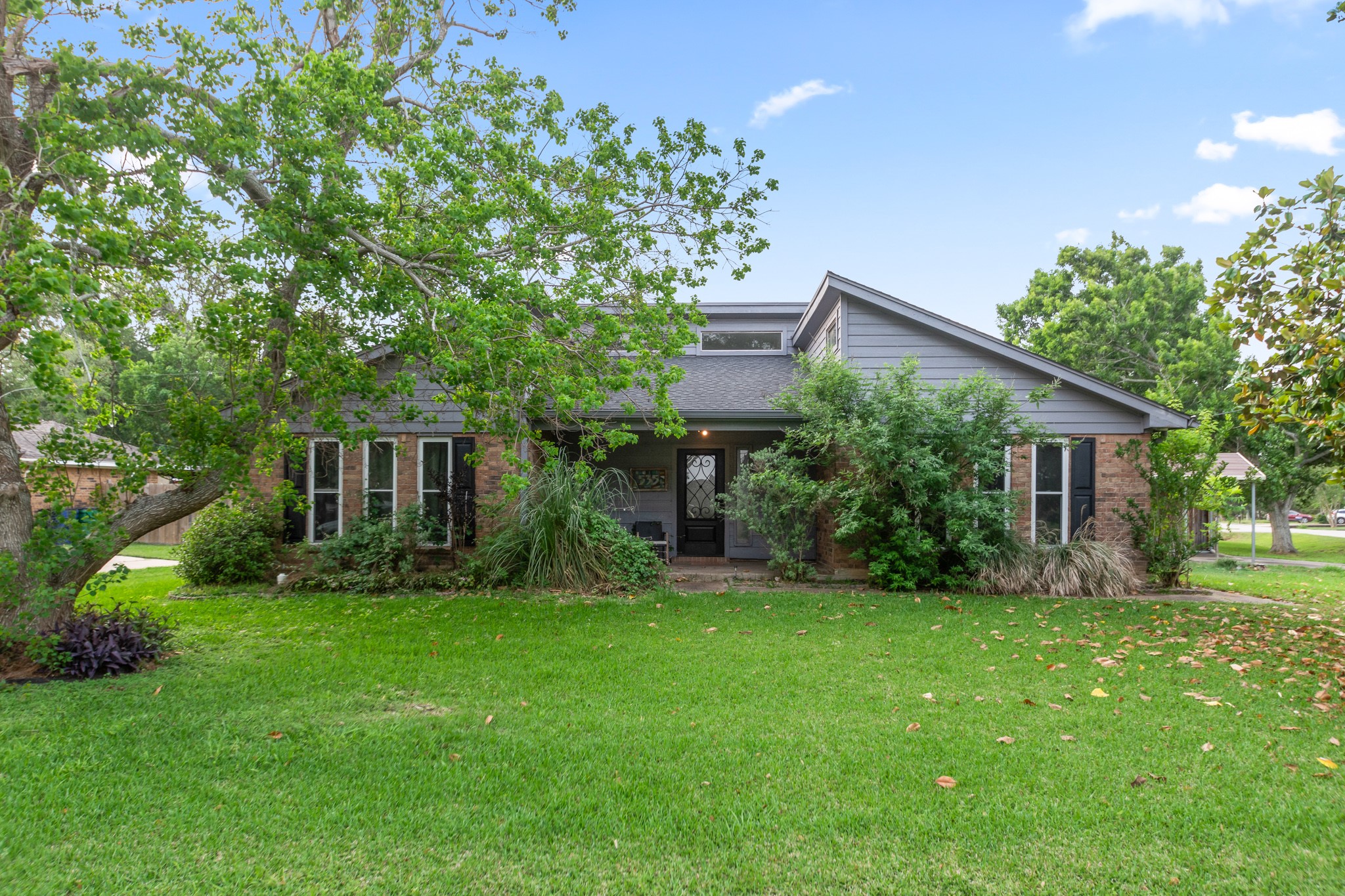 535 Oyster Creek Dr