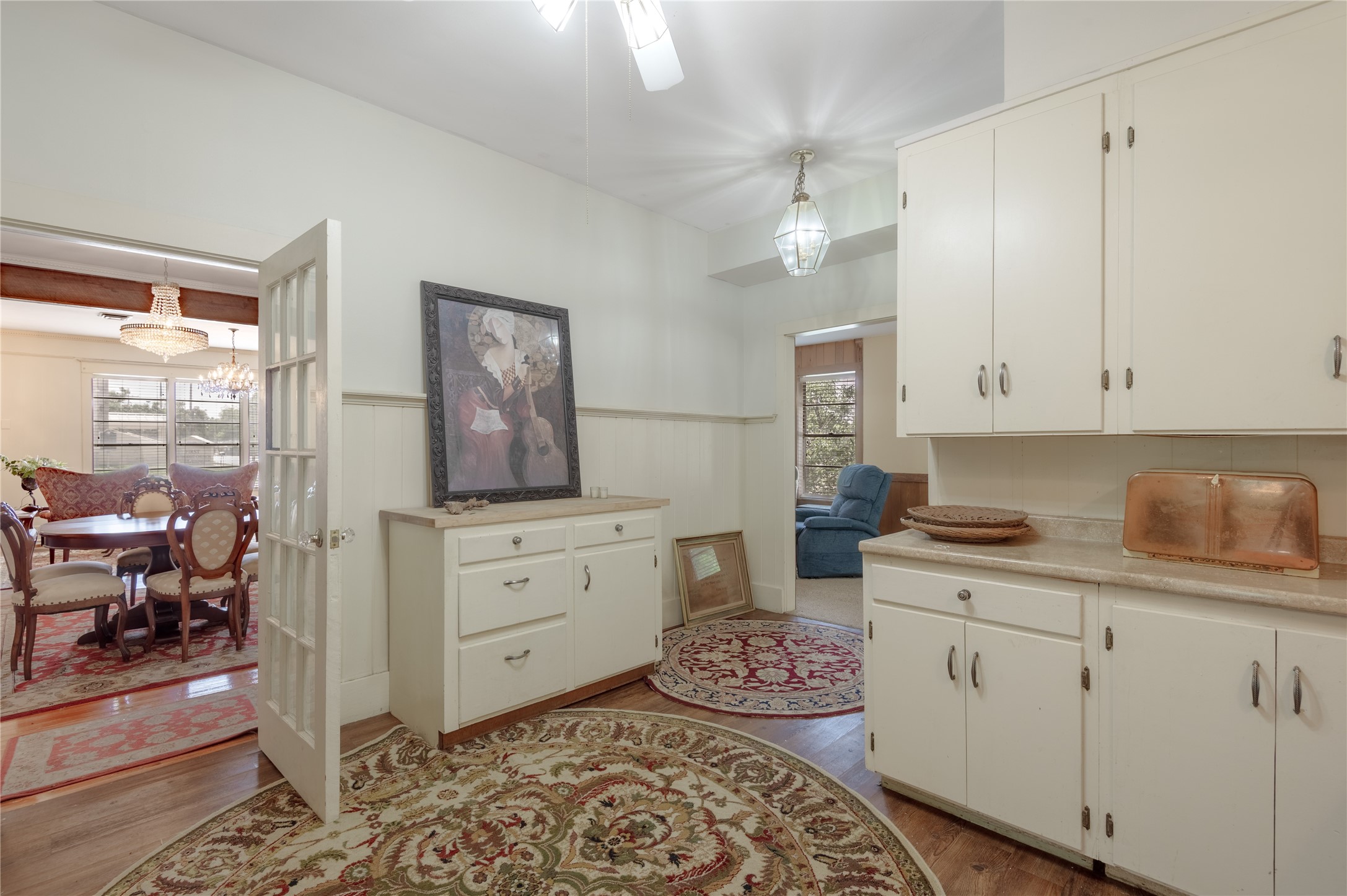 100 W Caroline Street Property Photo 17