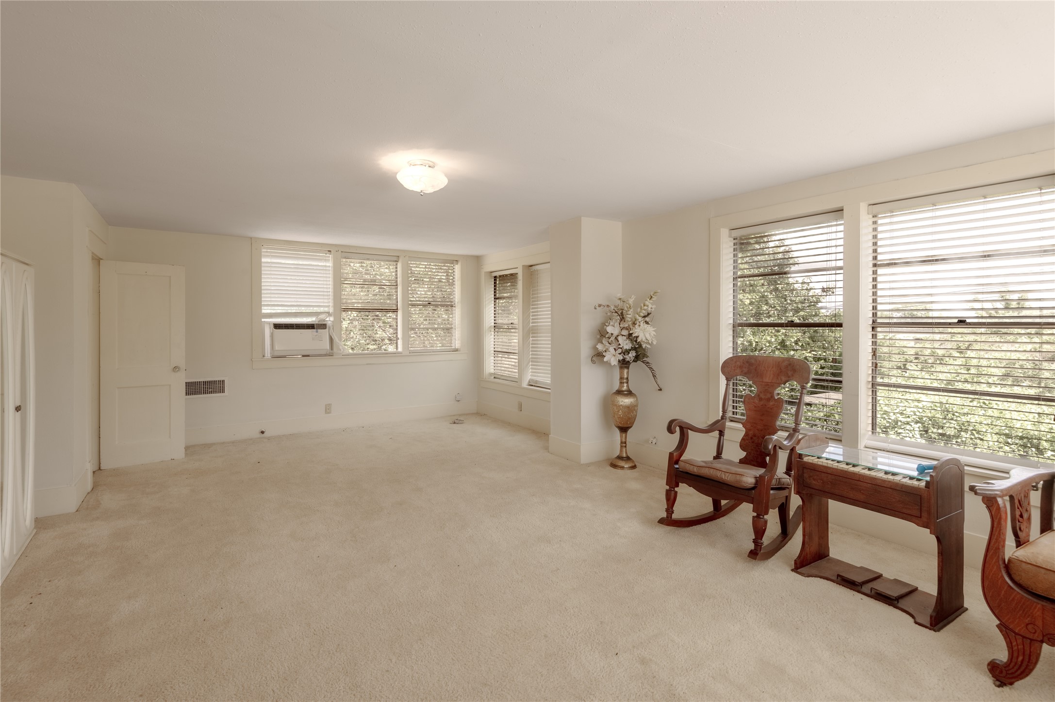 100 W Caroline Street Property Photo 30