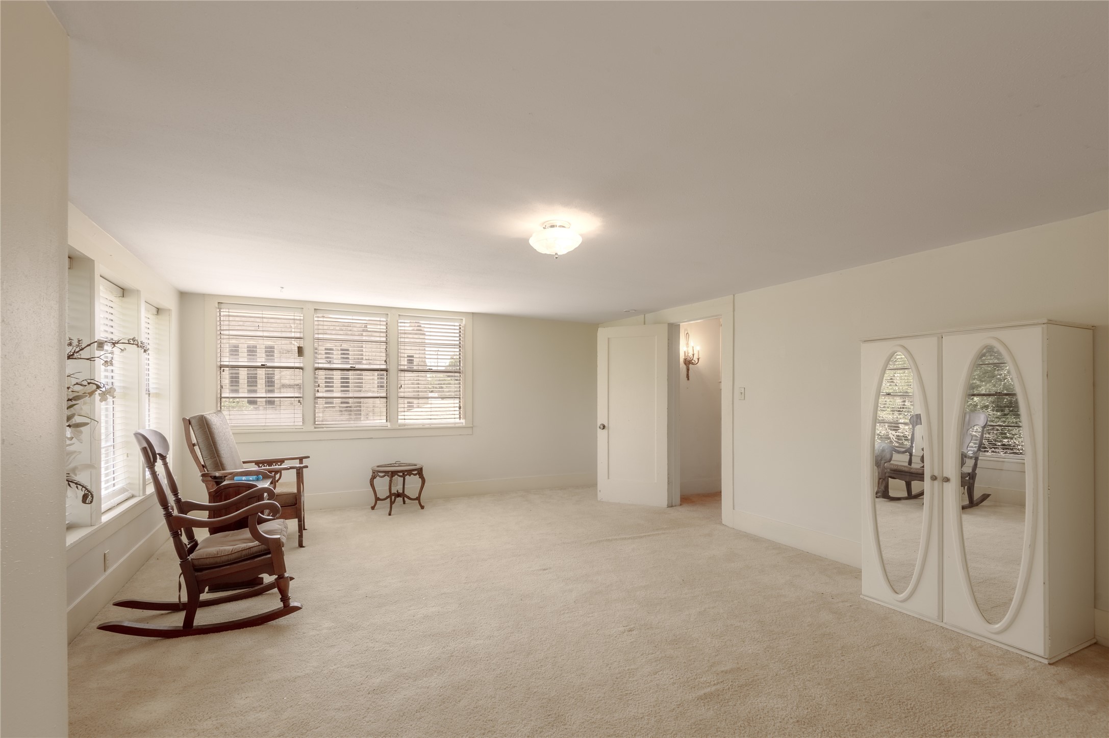 100 W Caroline Street Property Photo 32