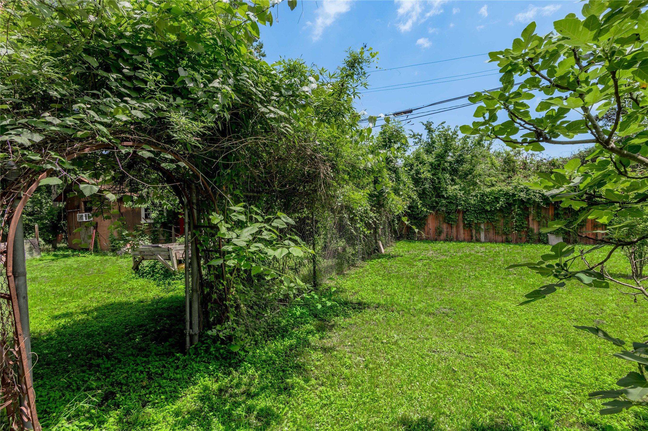 100 W Caroline Street Property Photo 38