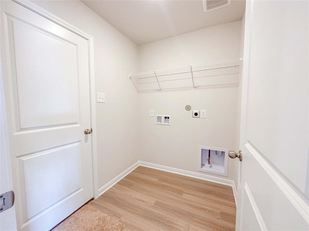 16322 Sweet Grove Drive Property Photo 23