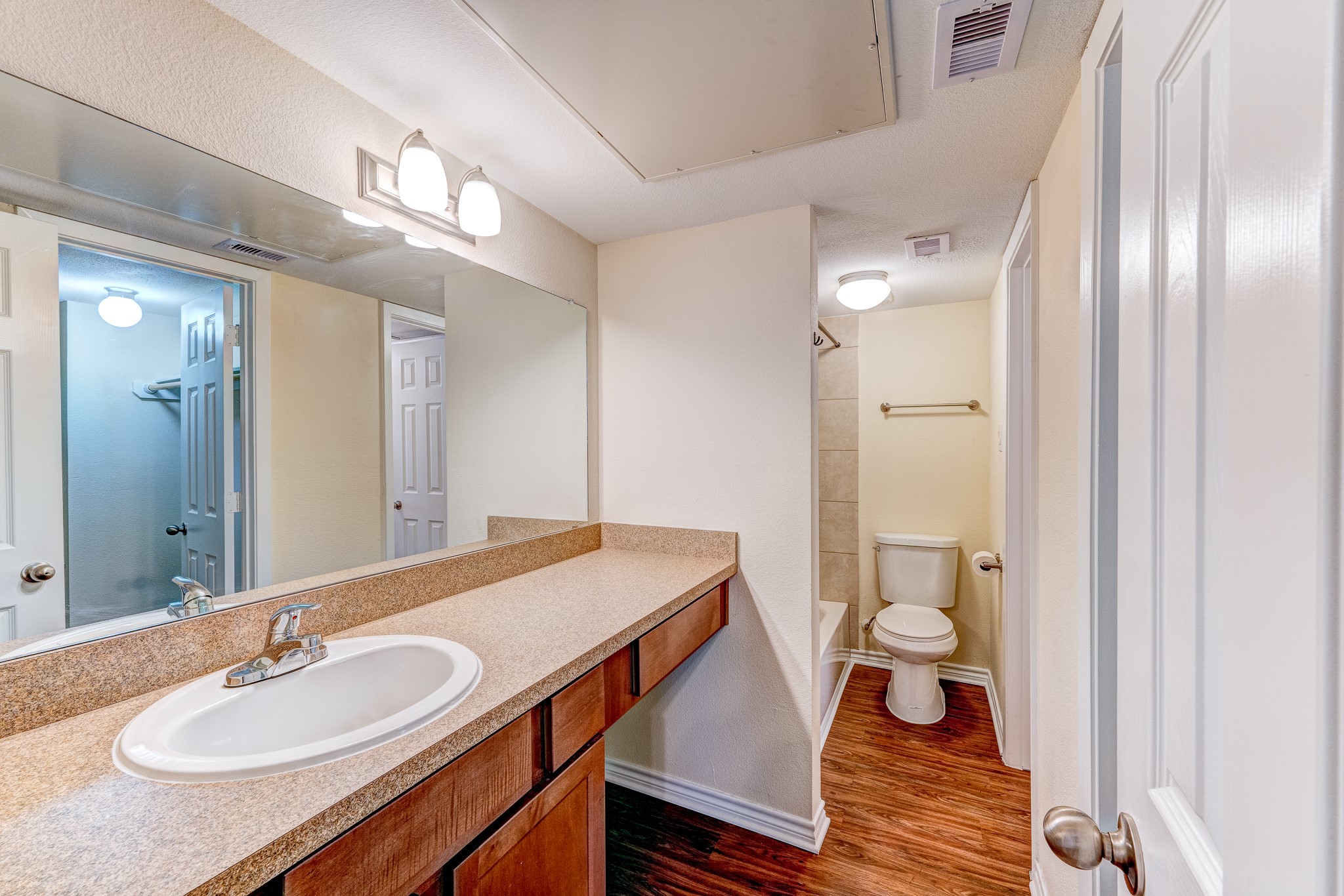 2750 Holly Hall Street 1901 Property Photo 9