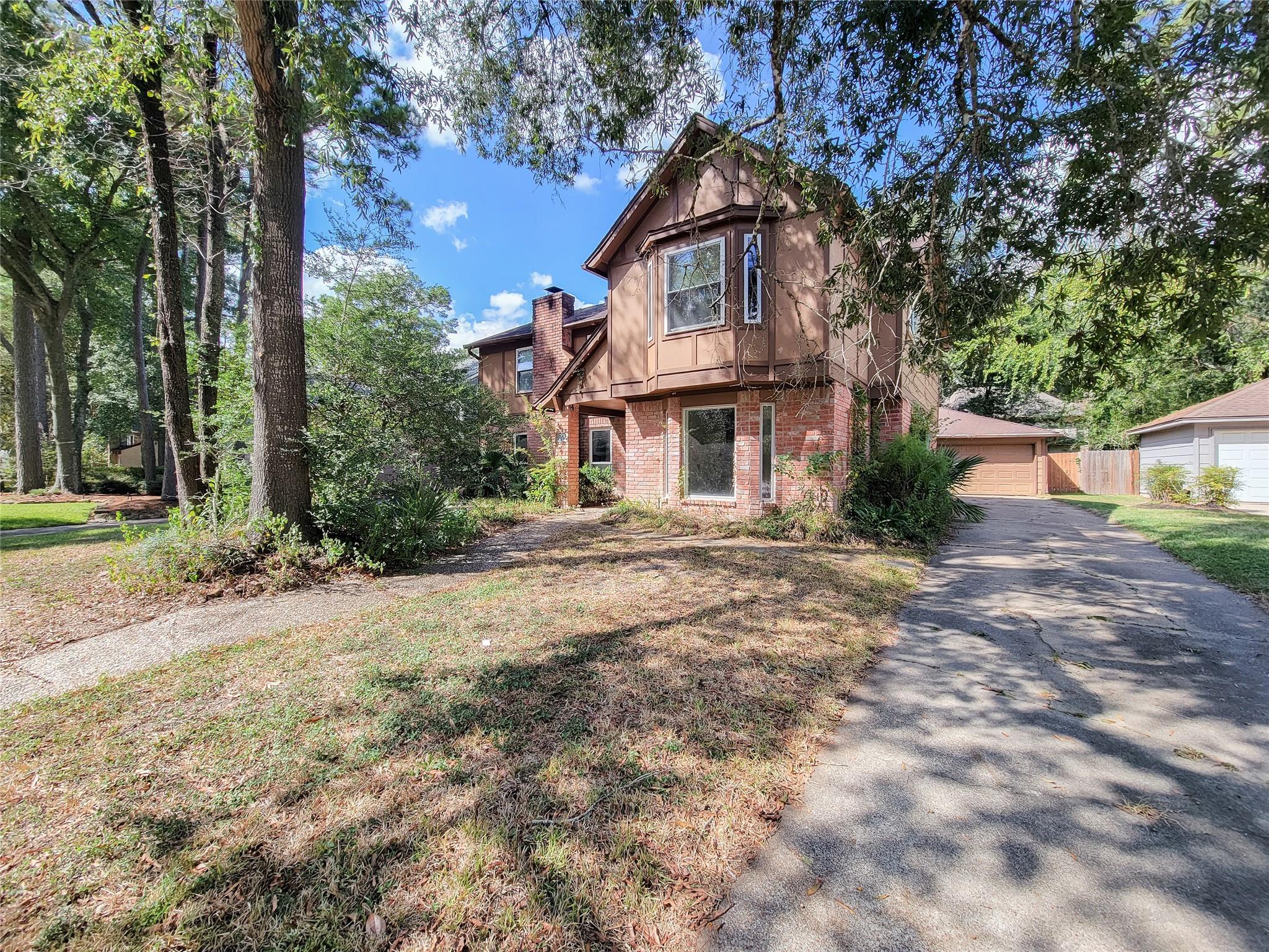 2055 Riverlawn Property Photo 1