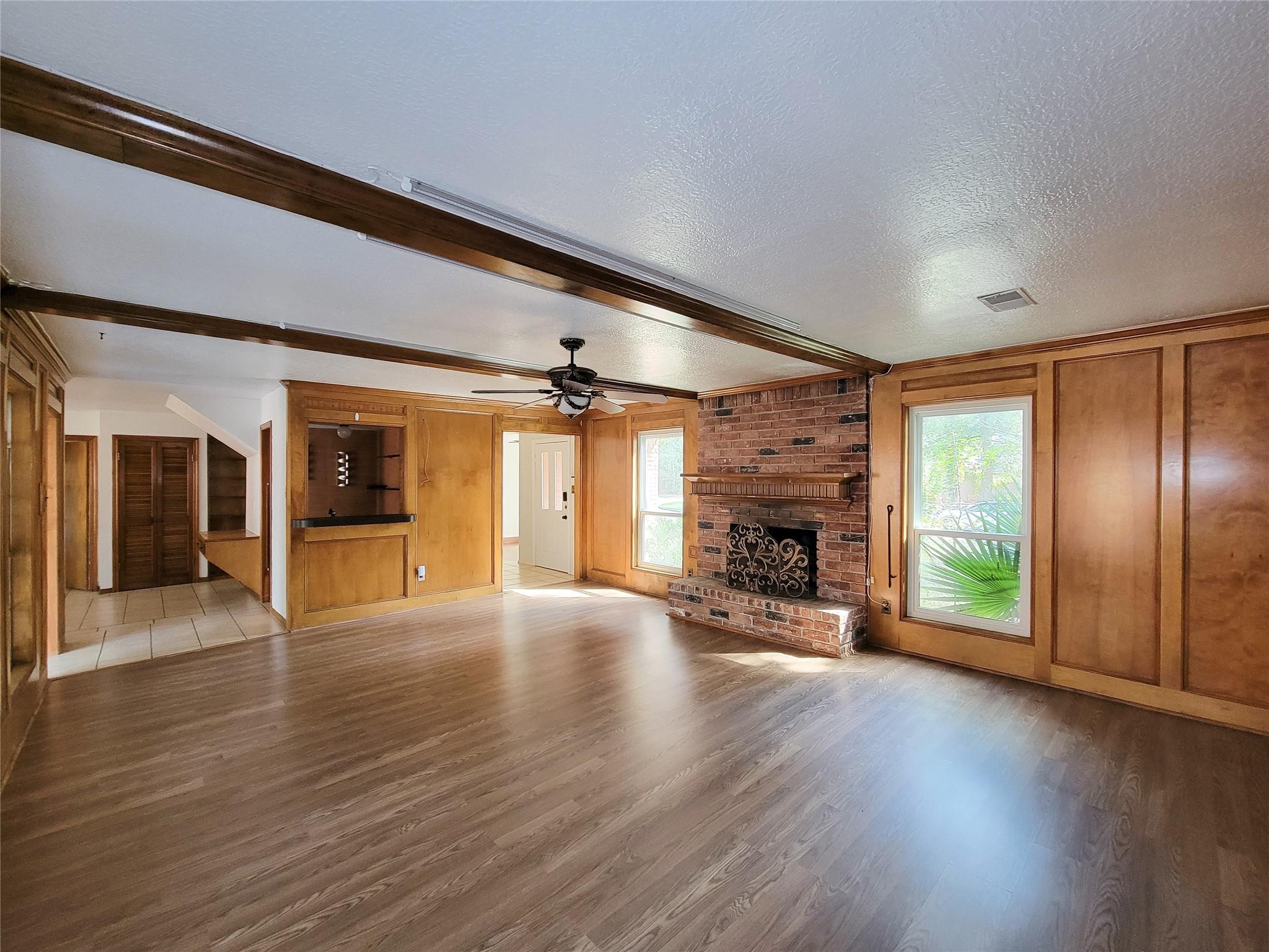 2055 Riverlawn Property Photo 9