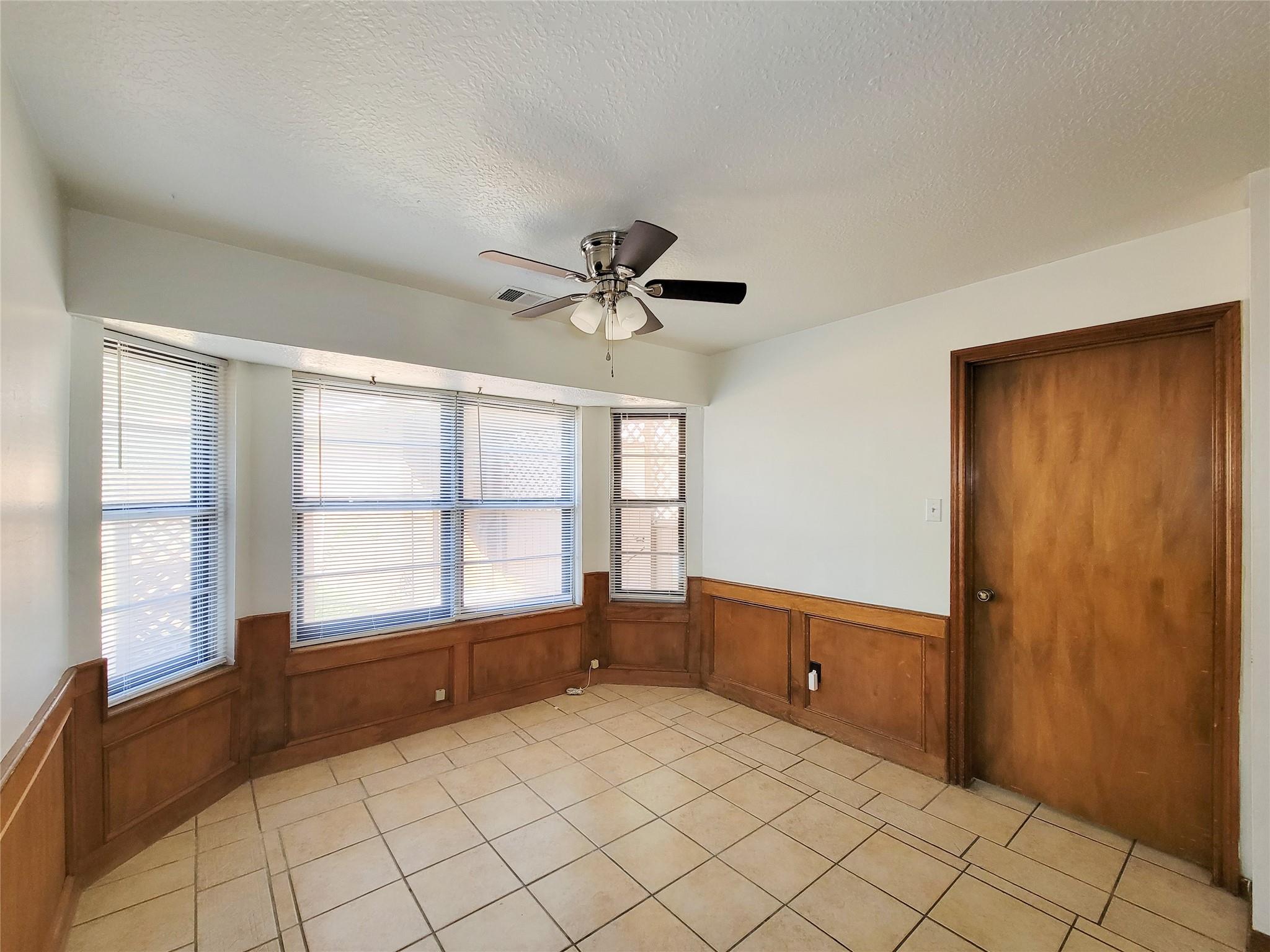 2055 Riverlawn Property Photo 13