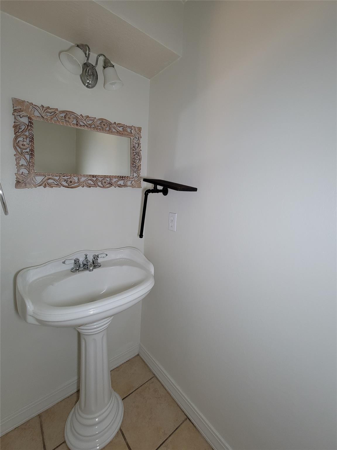 2055 Riverlawn Property Photo 23