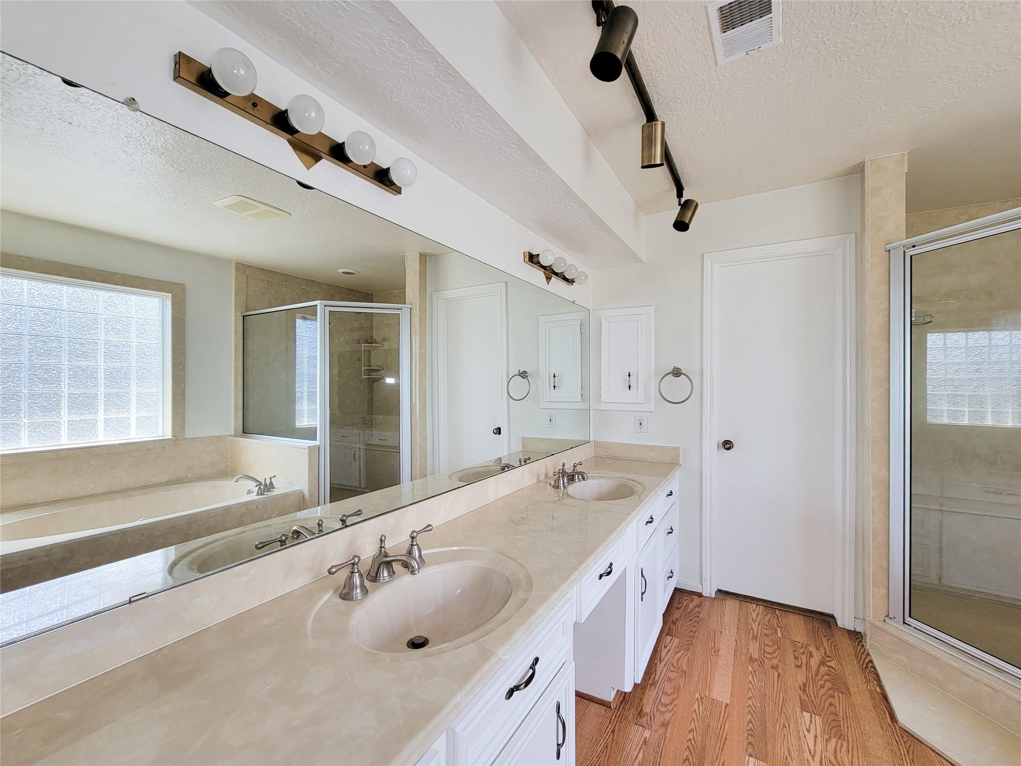 2055 Riverlawn Property Photo 32