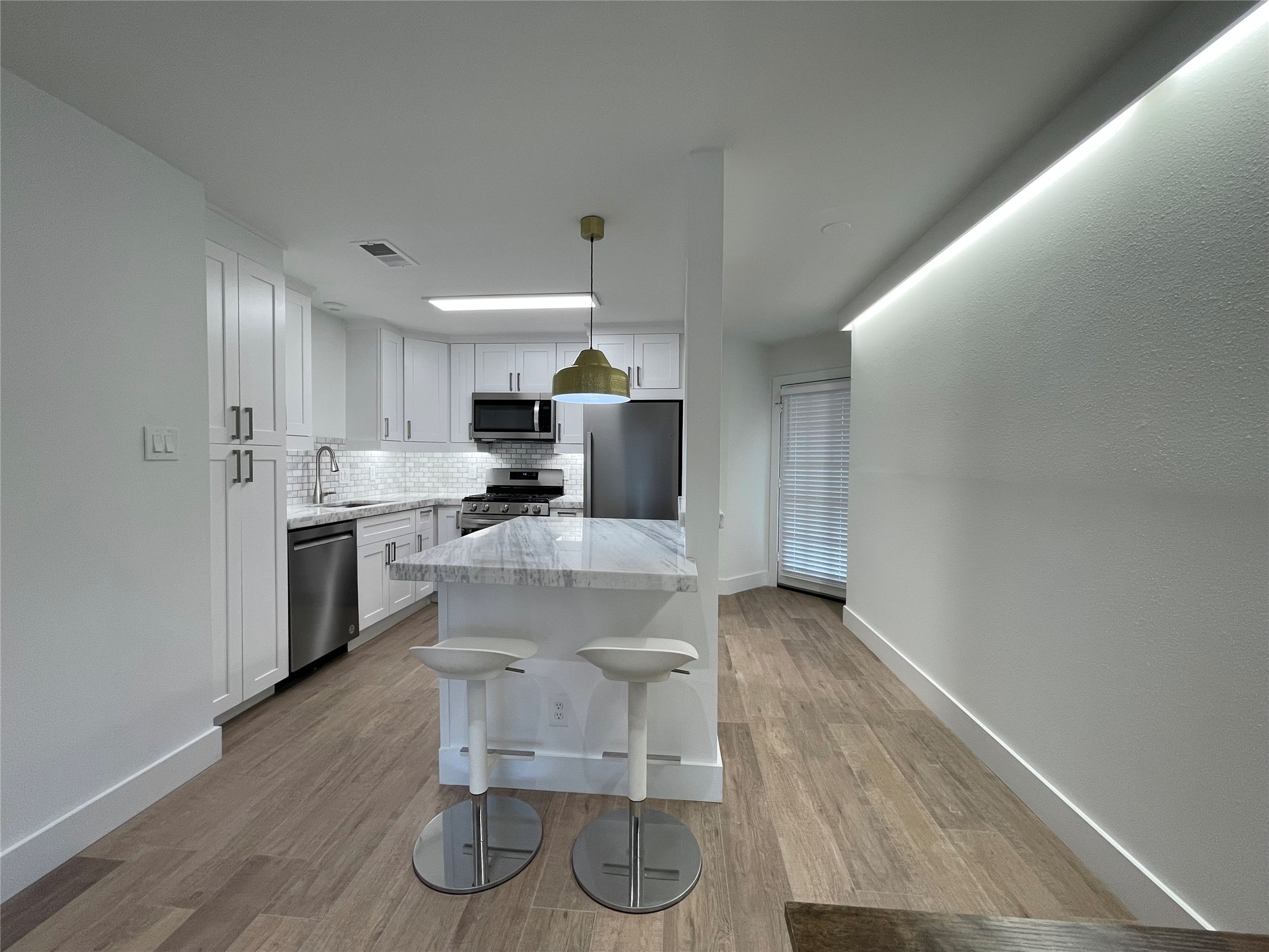 614 Kipling St Street G8 Property Photo 5
