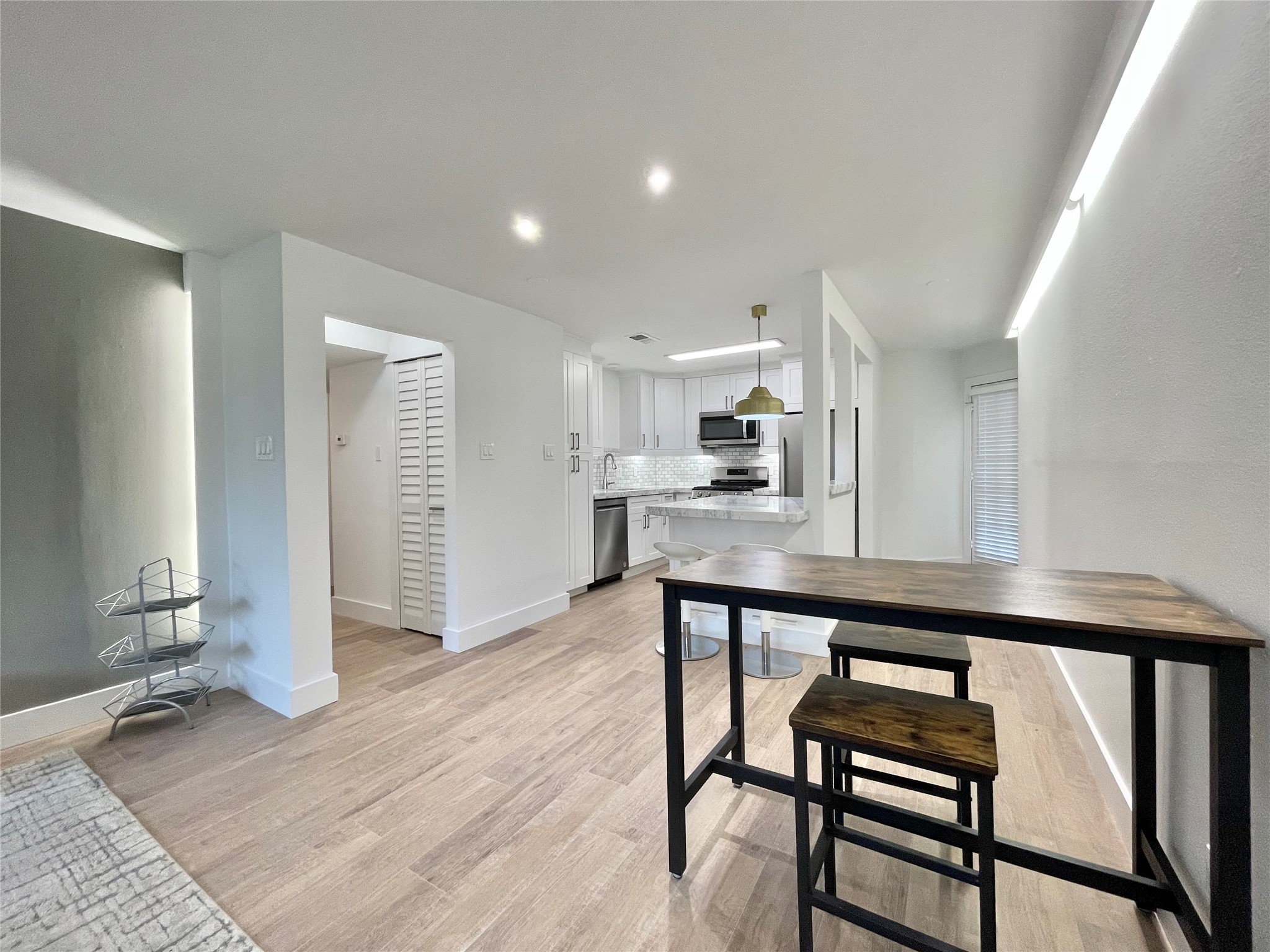 614 Kipling St Street G8 Property Photo 9
