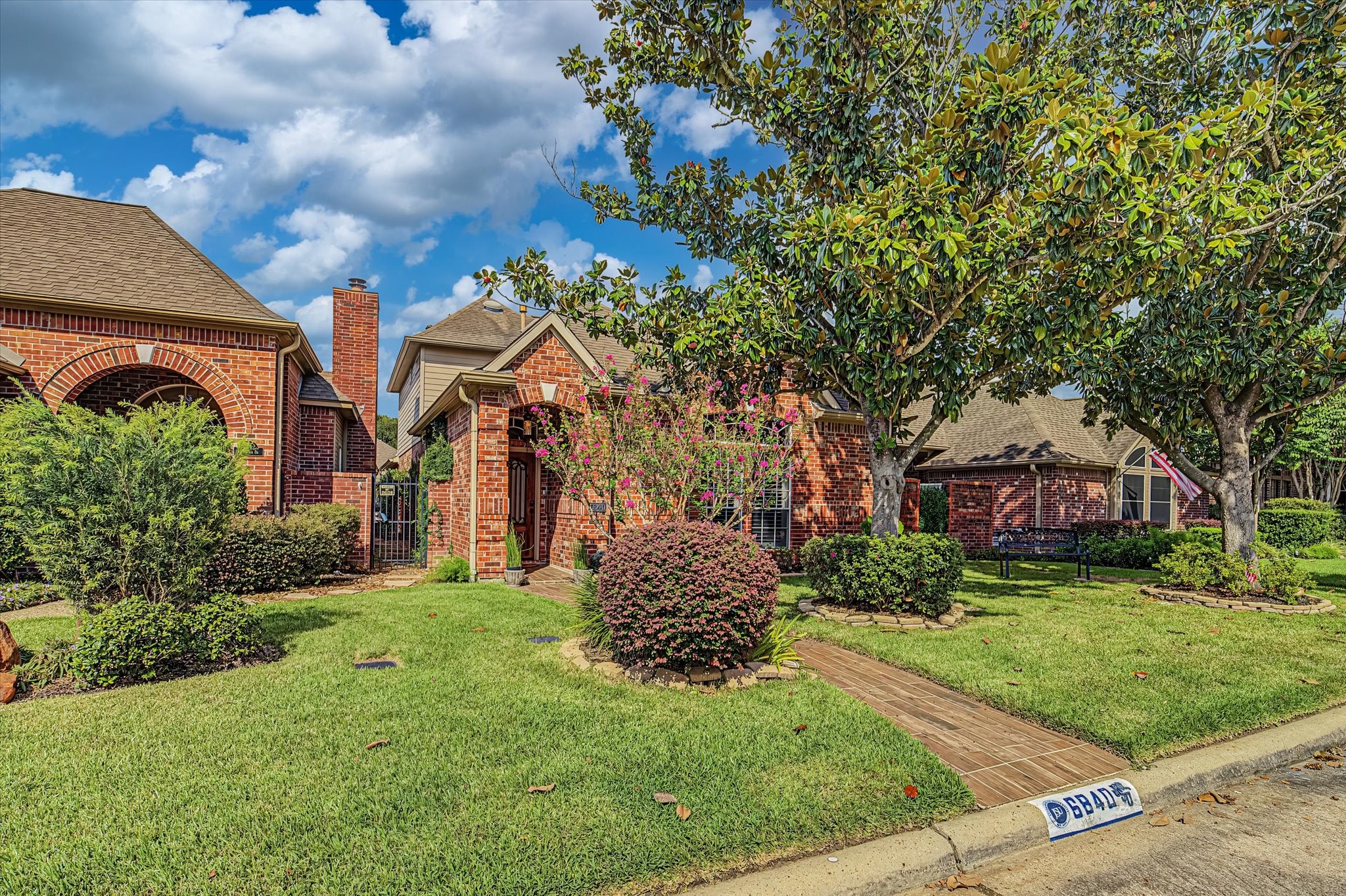 6840 Queensclub Drive Property Photo 1