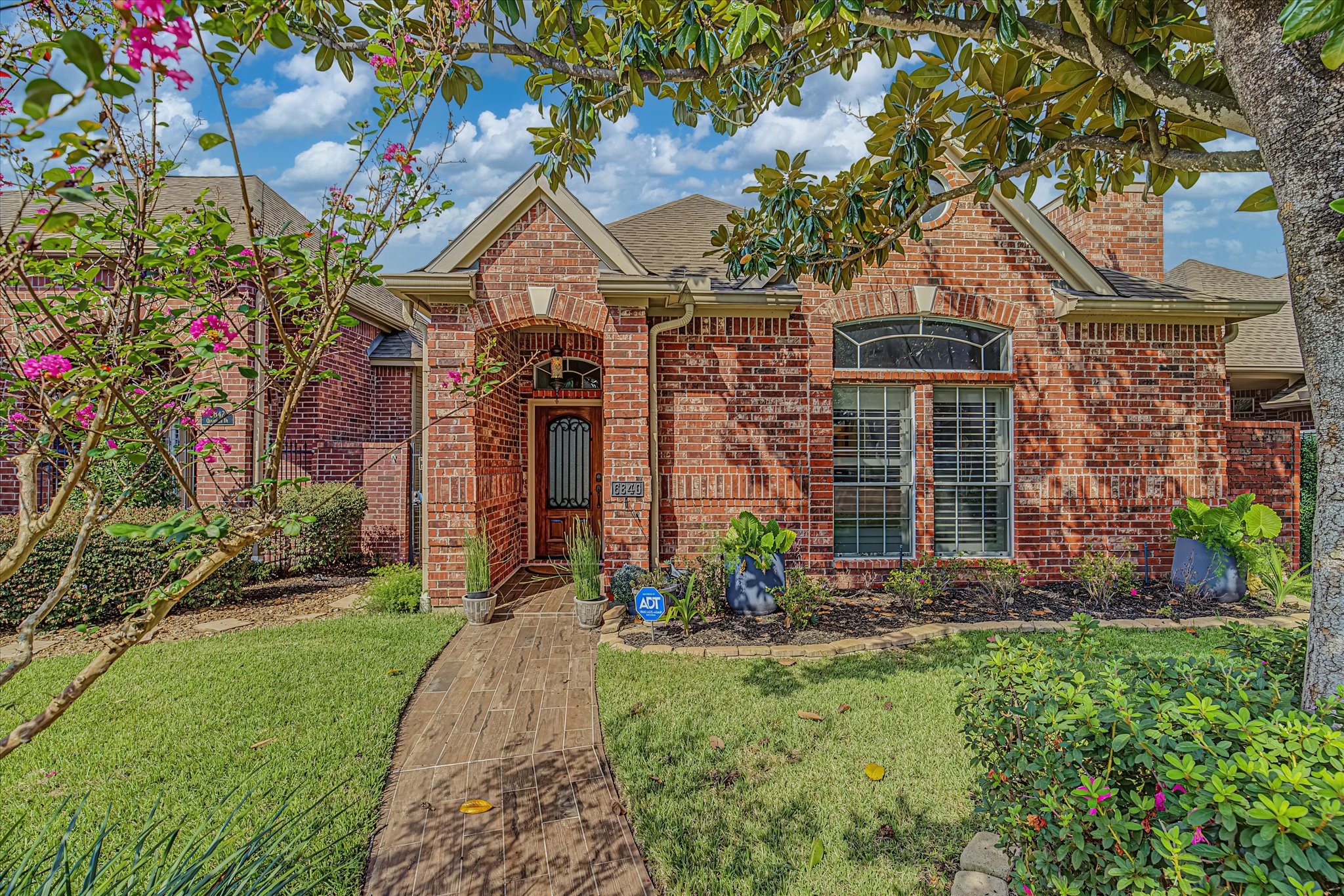 6840 Queensclub Drive Property Photo 1