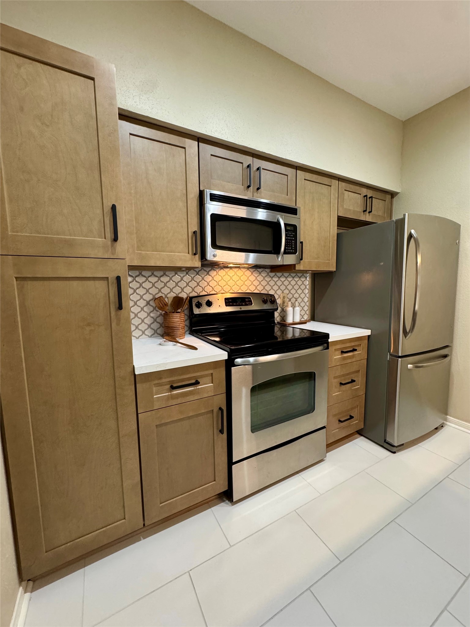 8055 Cambridge Street 19 Property Photo 11