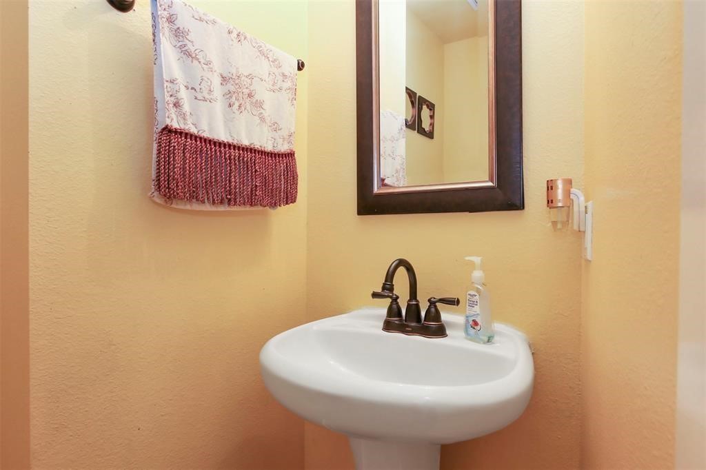 11736 Chanteloup Drive Property Photo 9