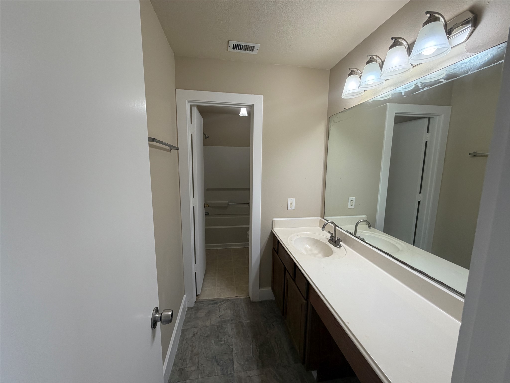 11736 Chanteloup Drive Property Photo 19