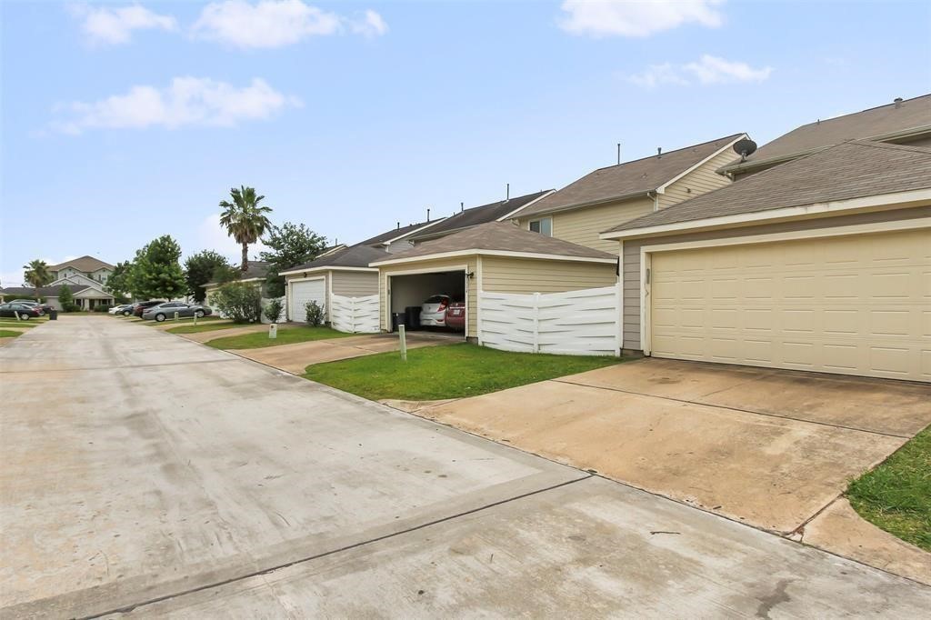 11736 Chanteloup Drive Property Photo 21