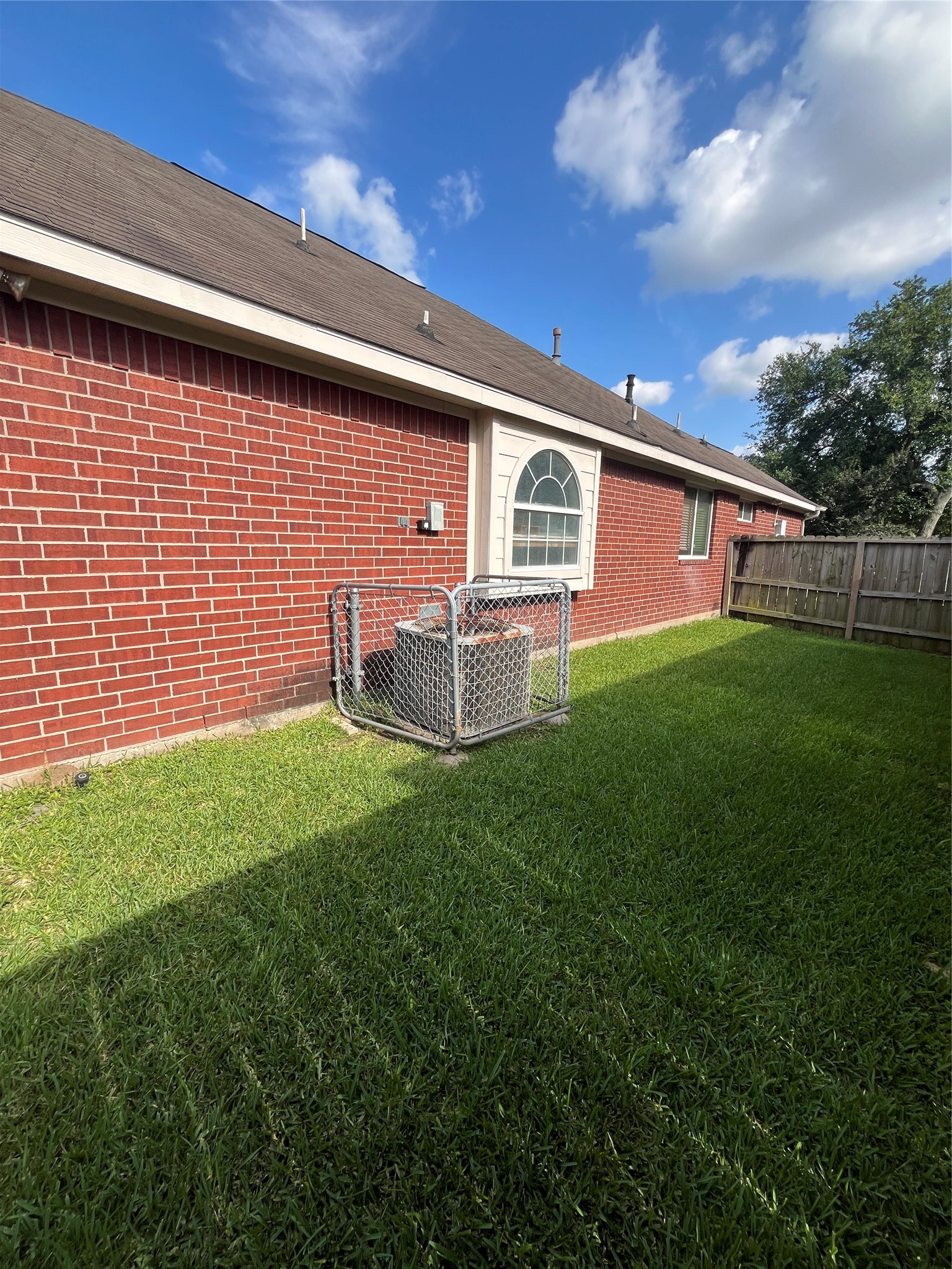 19410 Briarsedge Court Property Photo 9