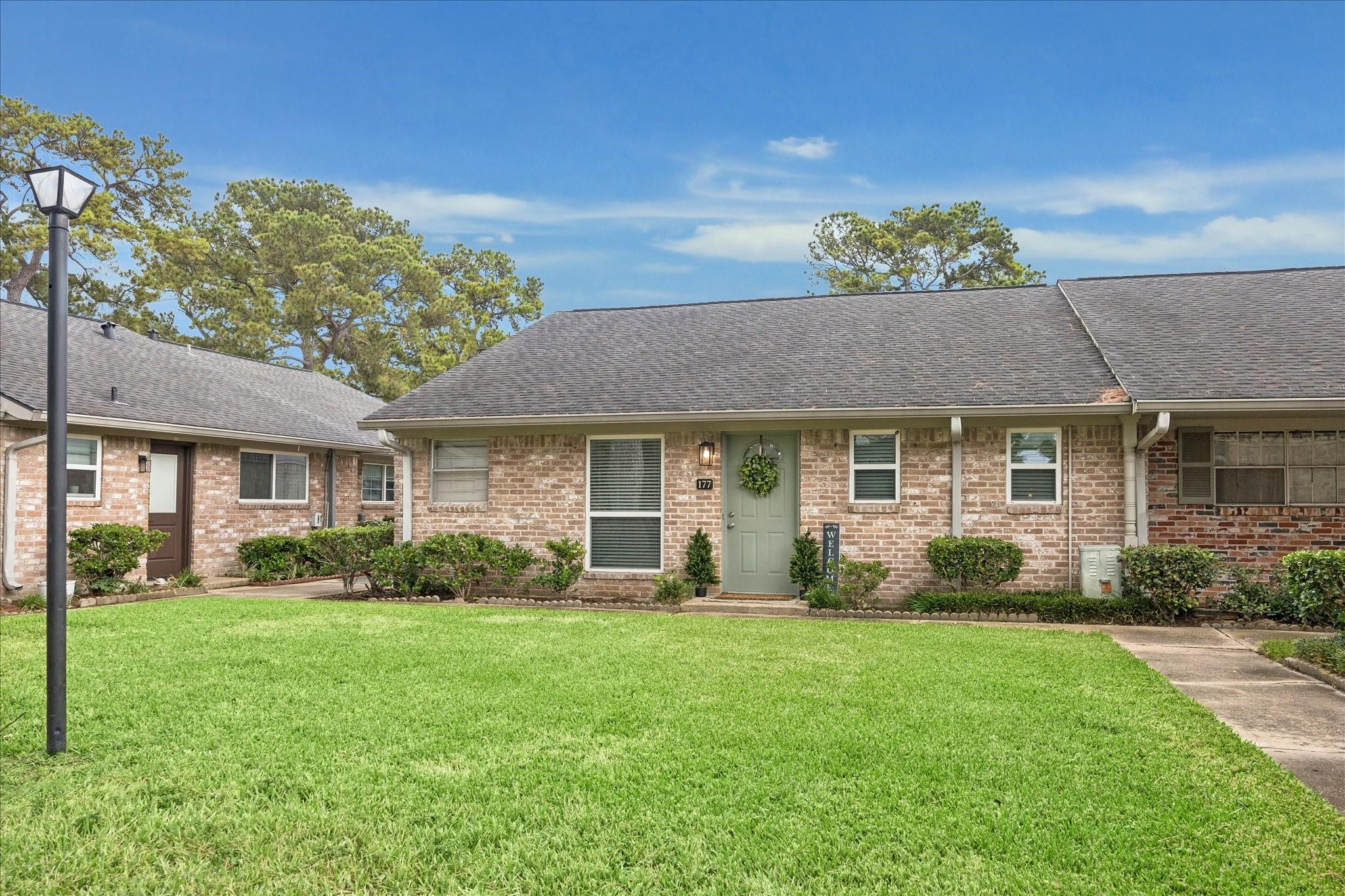 177 W Tri Oaks Lane # 177, Houston Tx 77043 Property Photo 1