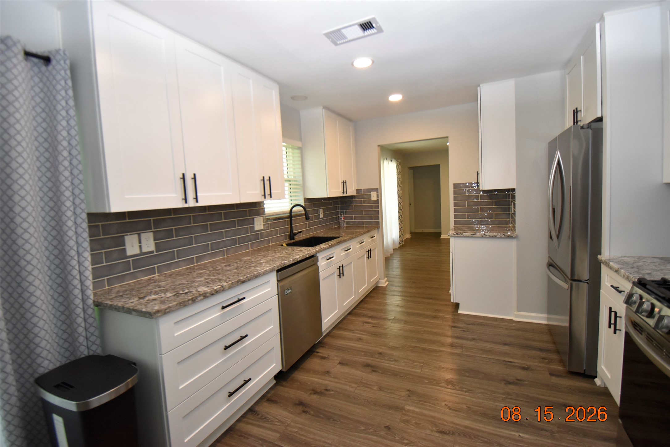 15711 Blackhawk Boulevard Property Photo 4
