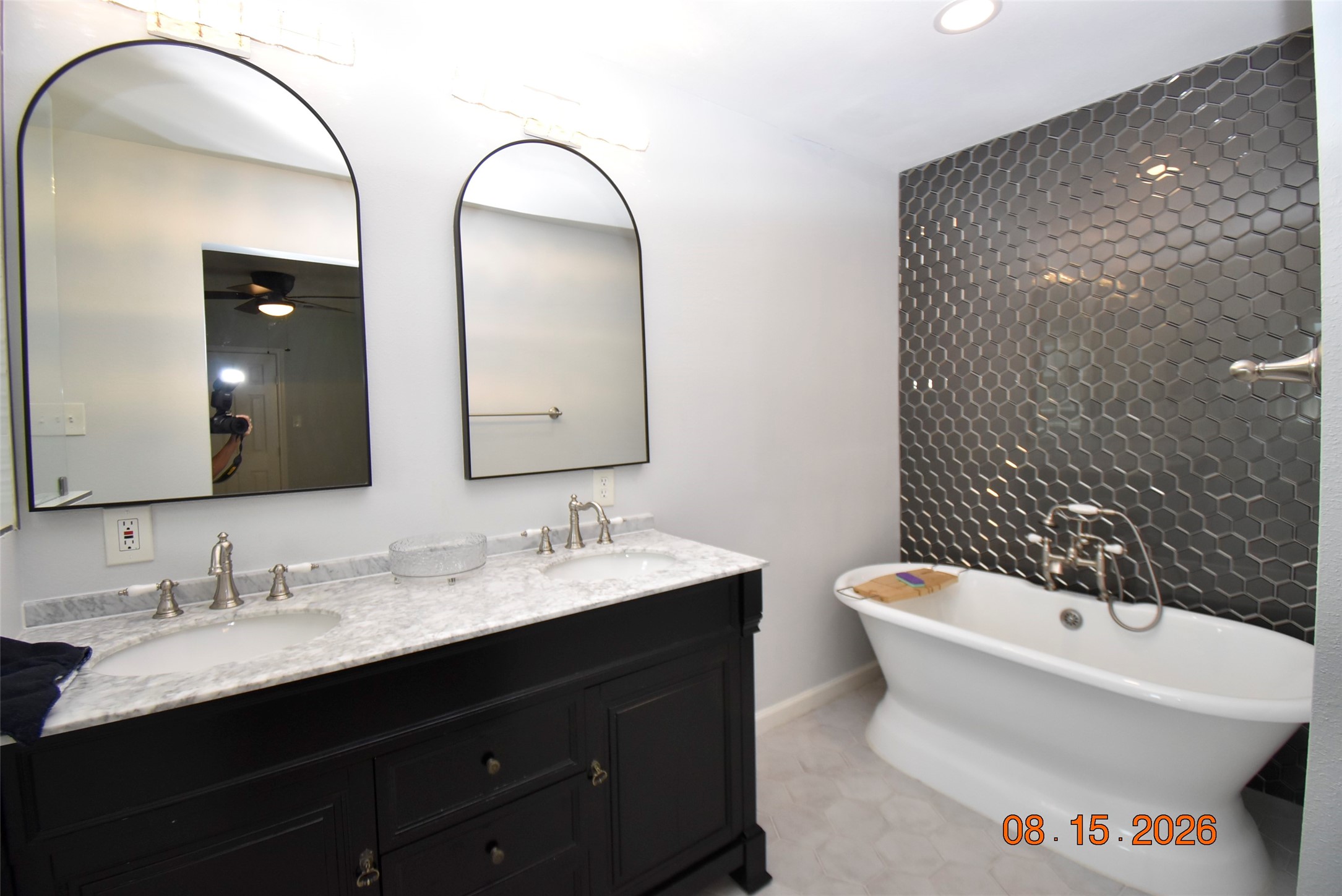15711 Blackhawk Boulevard Property Photo 13