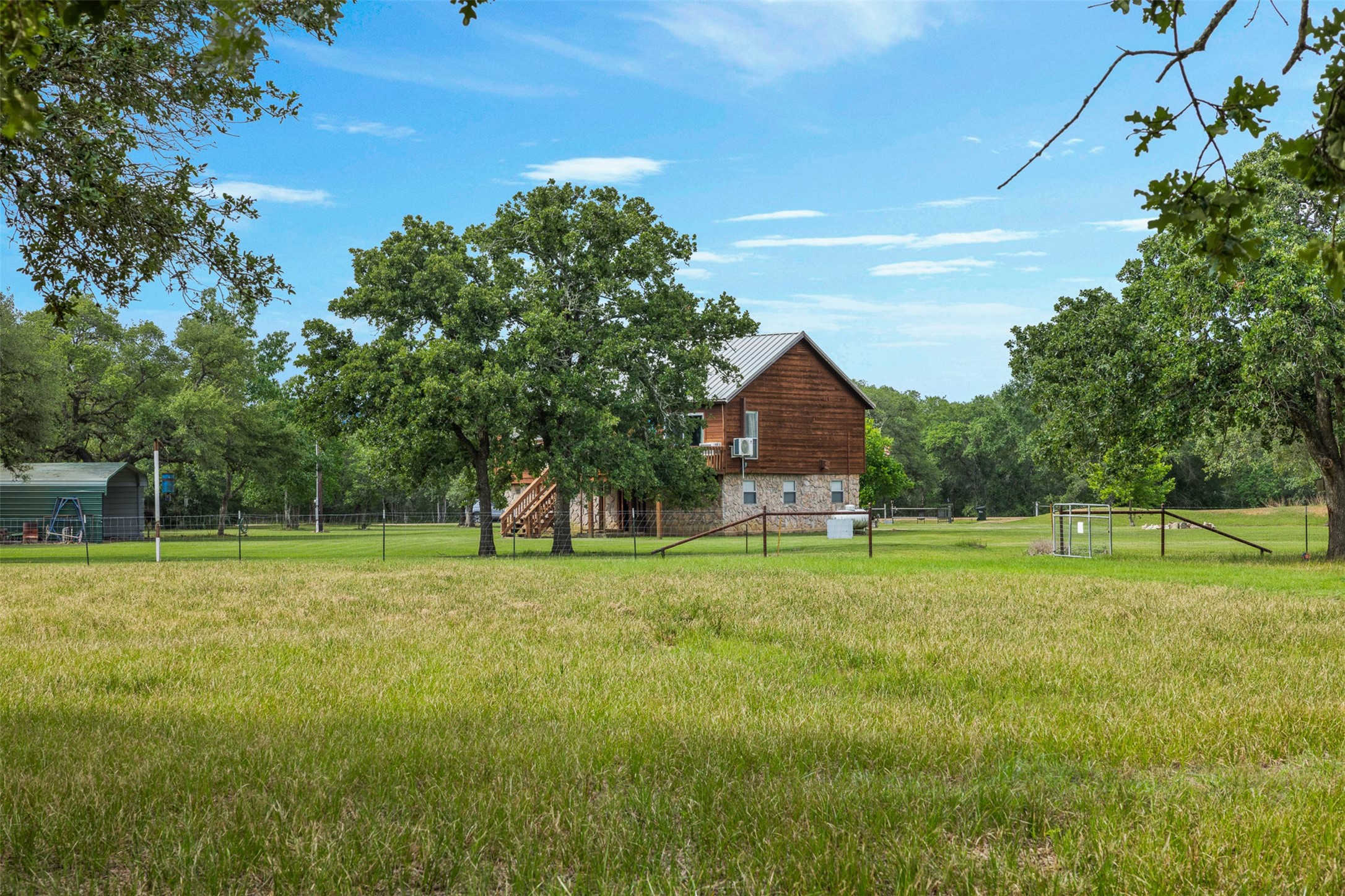 1085 Reeves Road Property Photo 2
