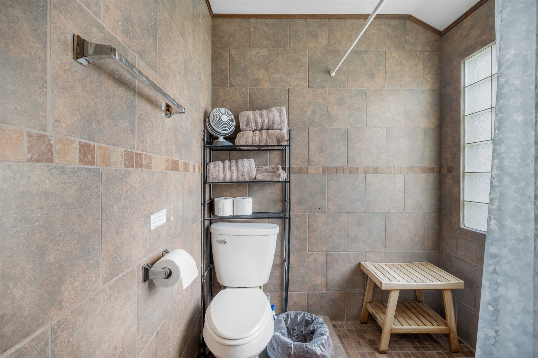 1085 Reeves Road Property Photo 15