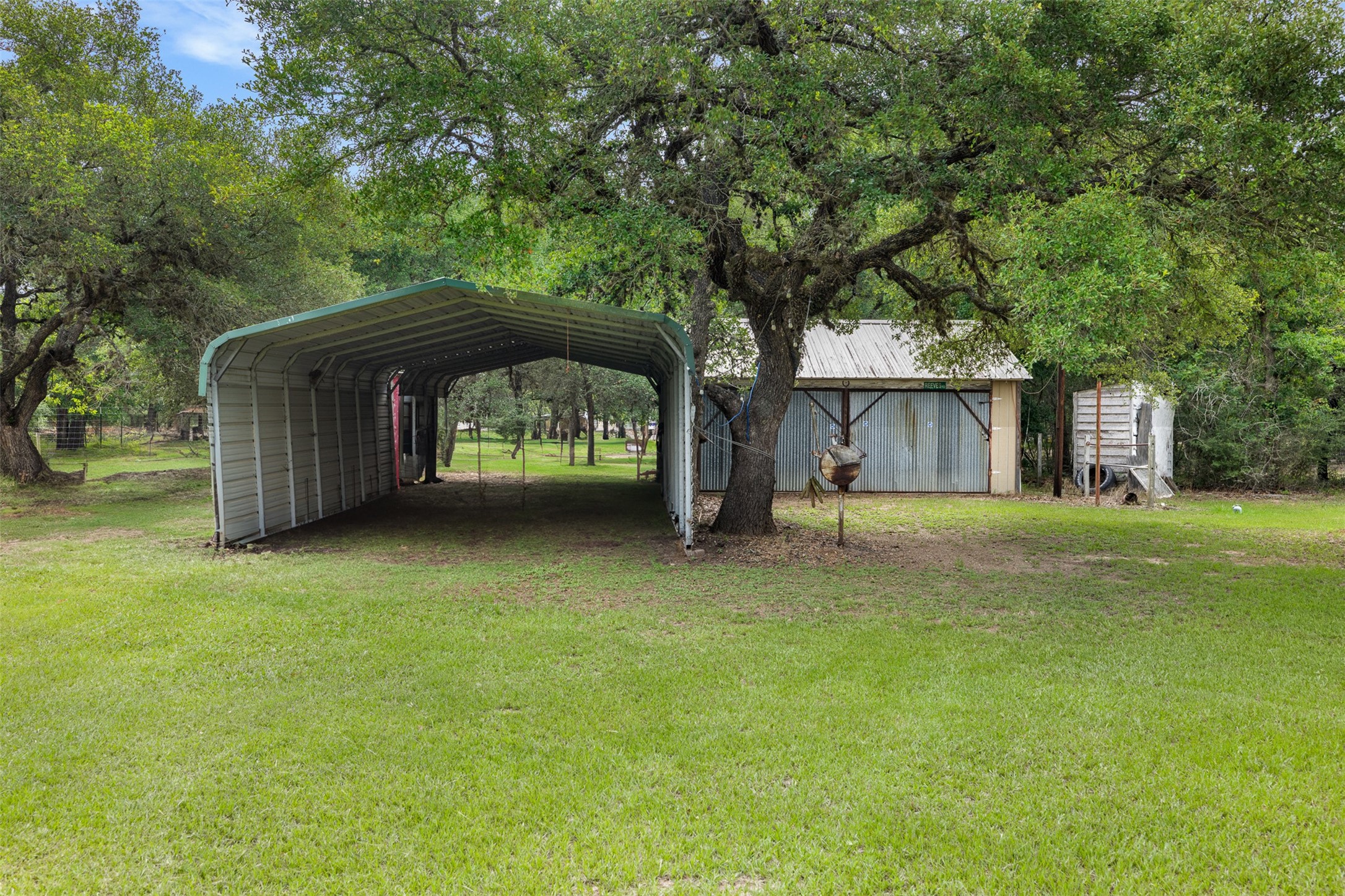 1085 Reeves Road Property Photo 33
