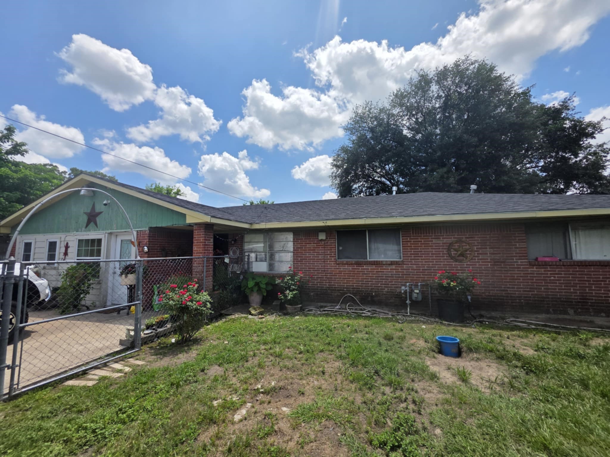 5233 Breen Drive Property Photo 4