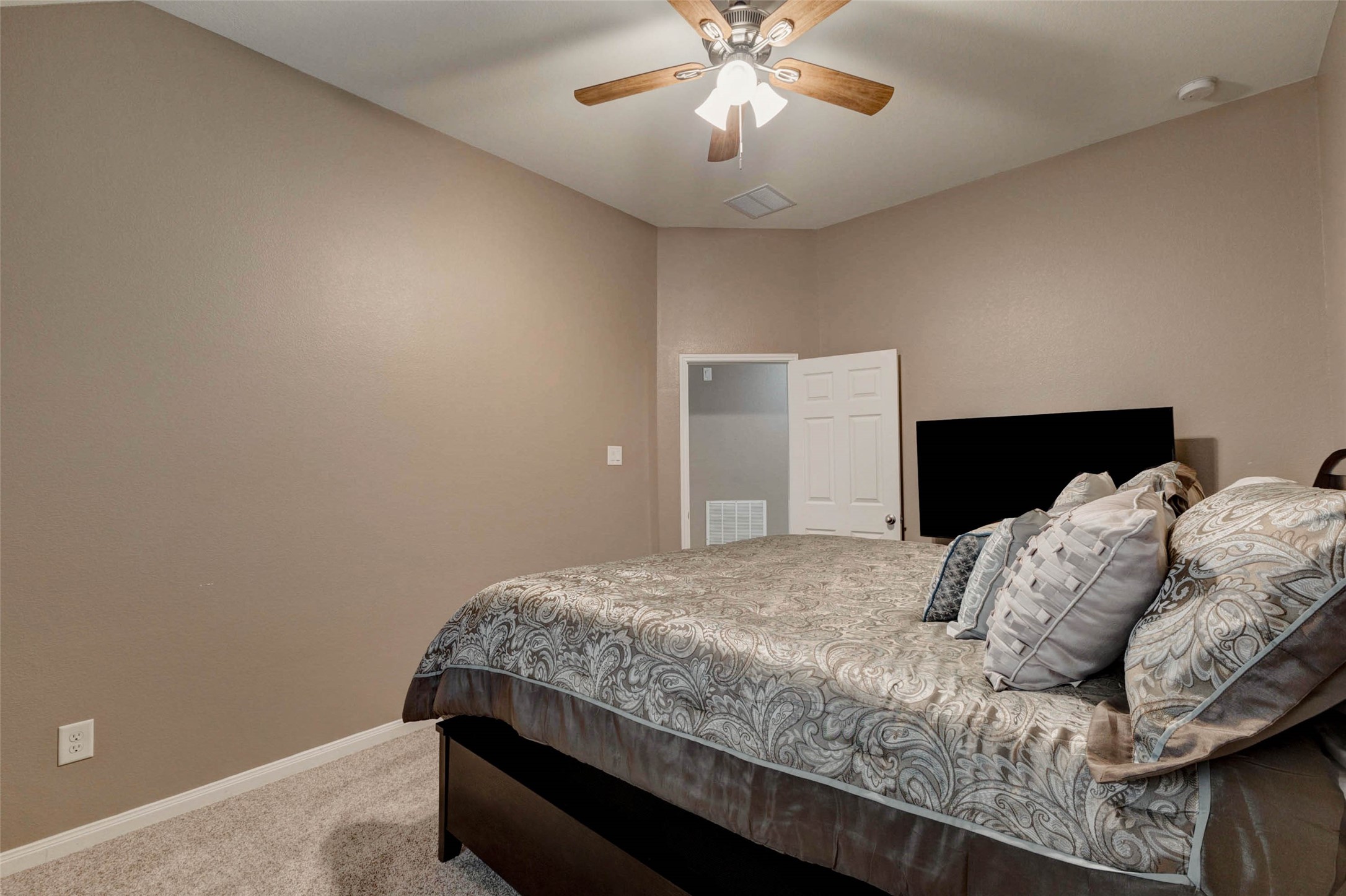 19230 St Winfred Drive Property Photo 35