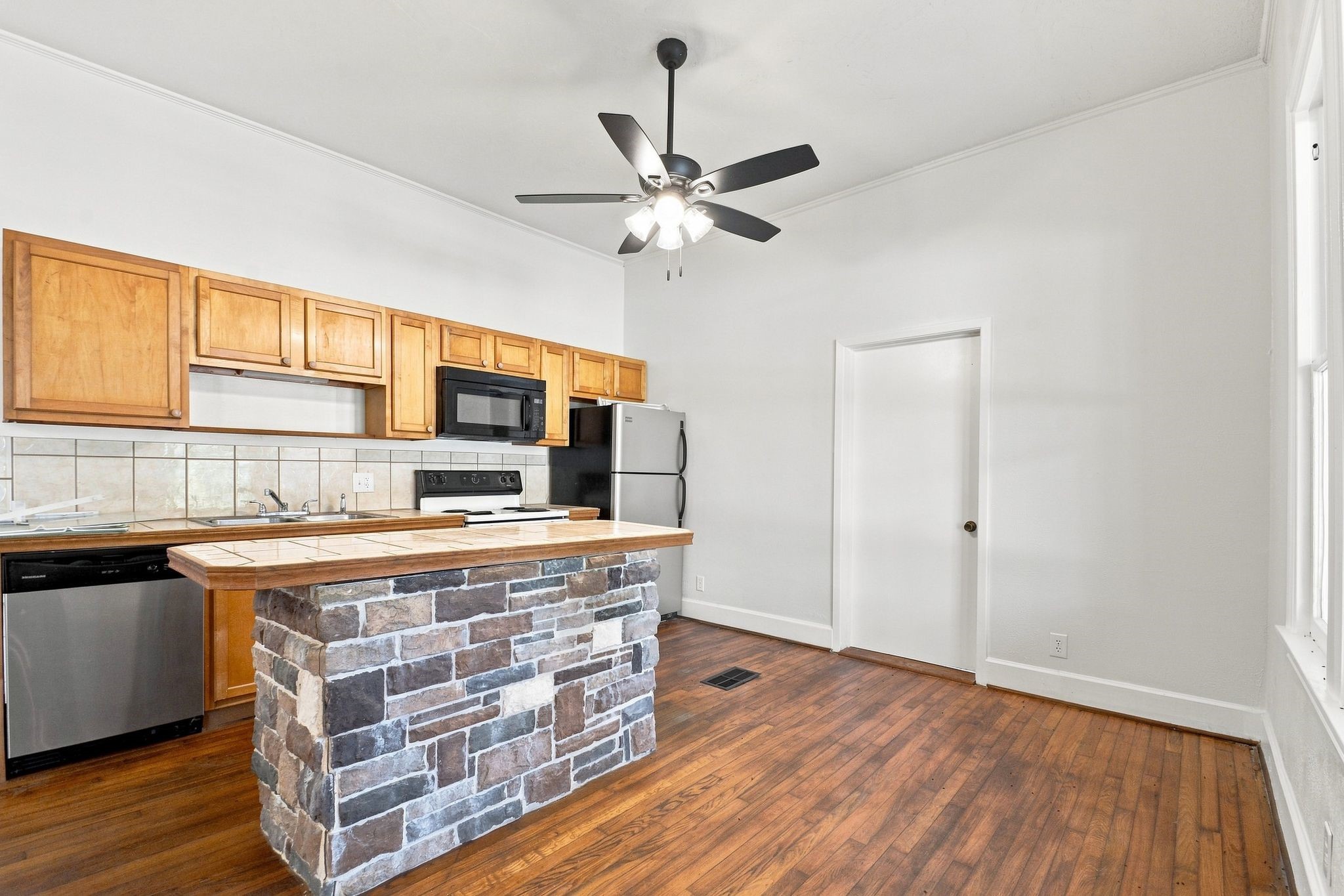 510 S Washington Property Photo 5
