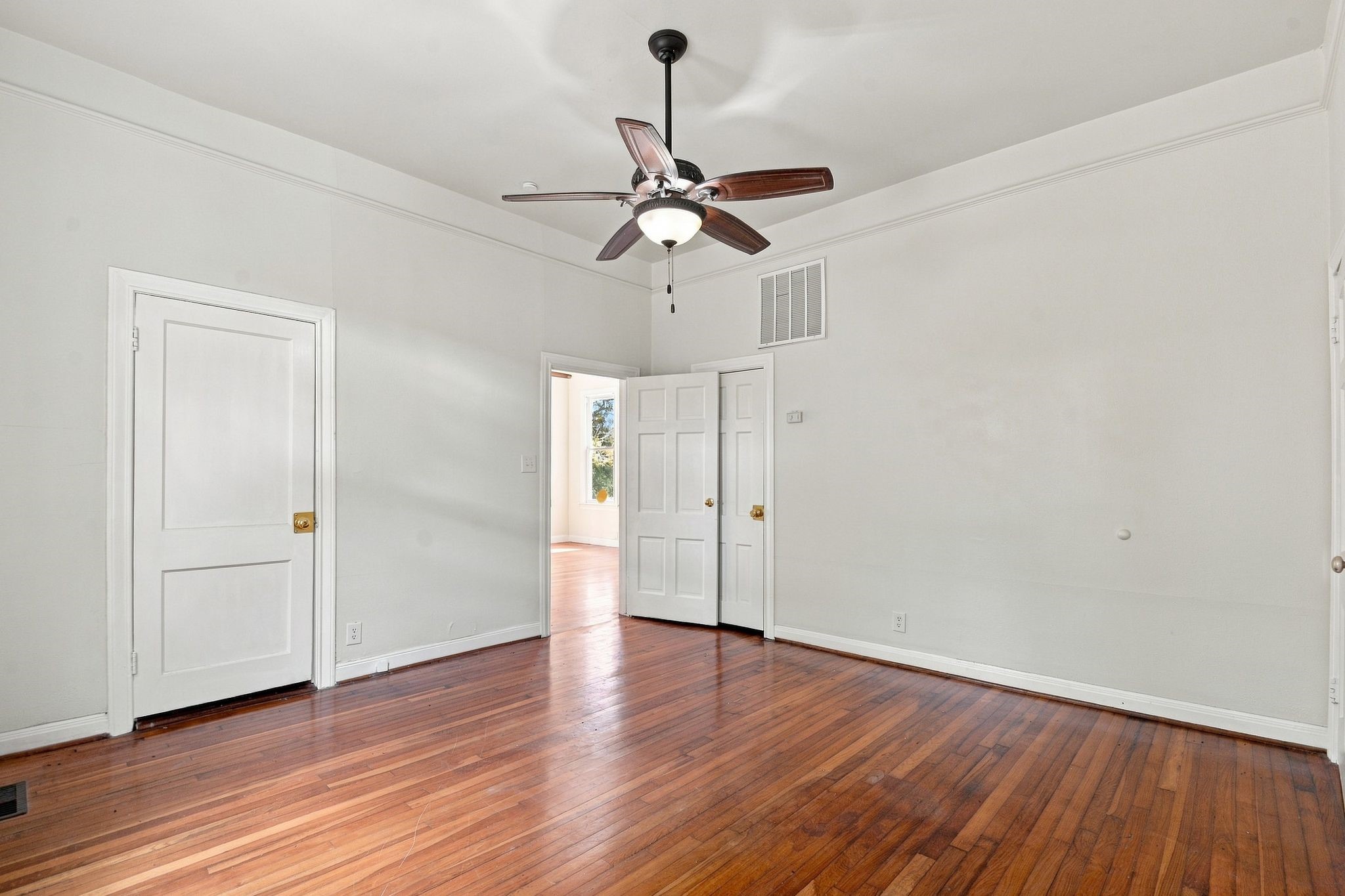 510 S Washington Property Photo 12