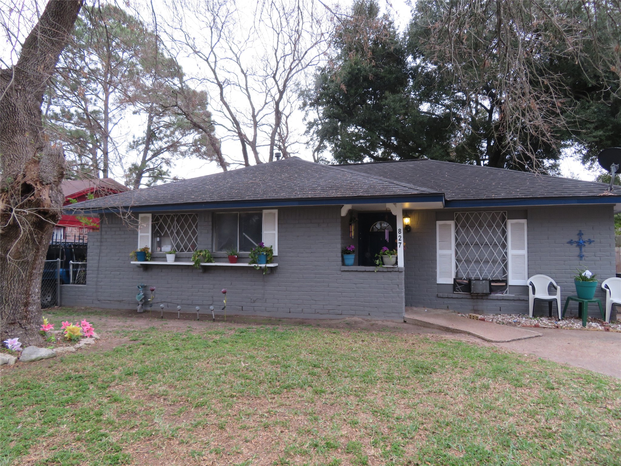 827 Marcolin Street Property Photo 2