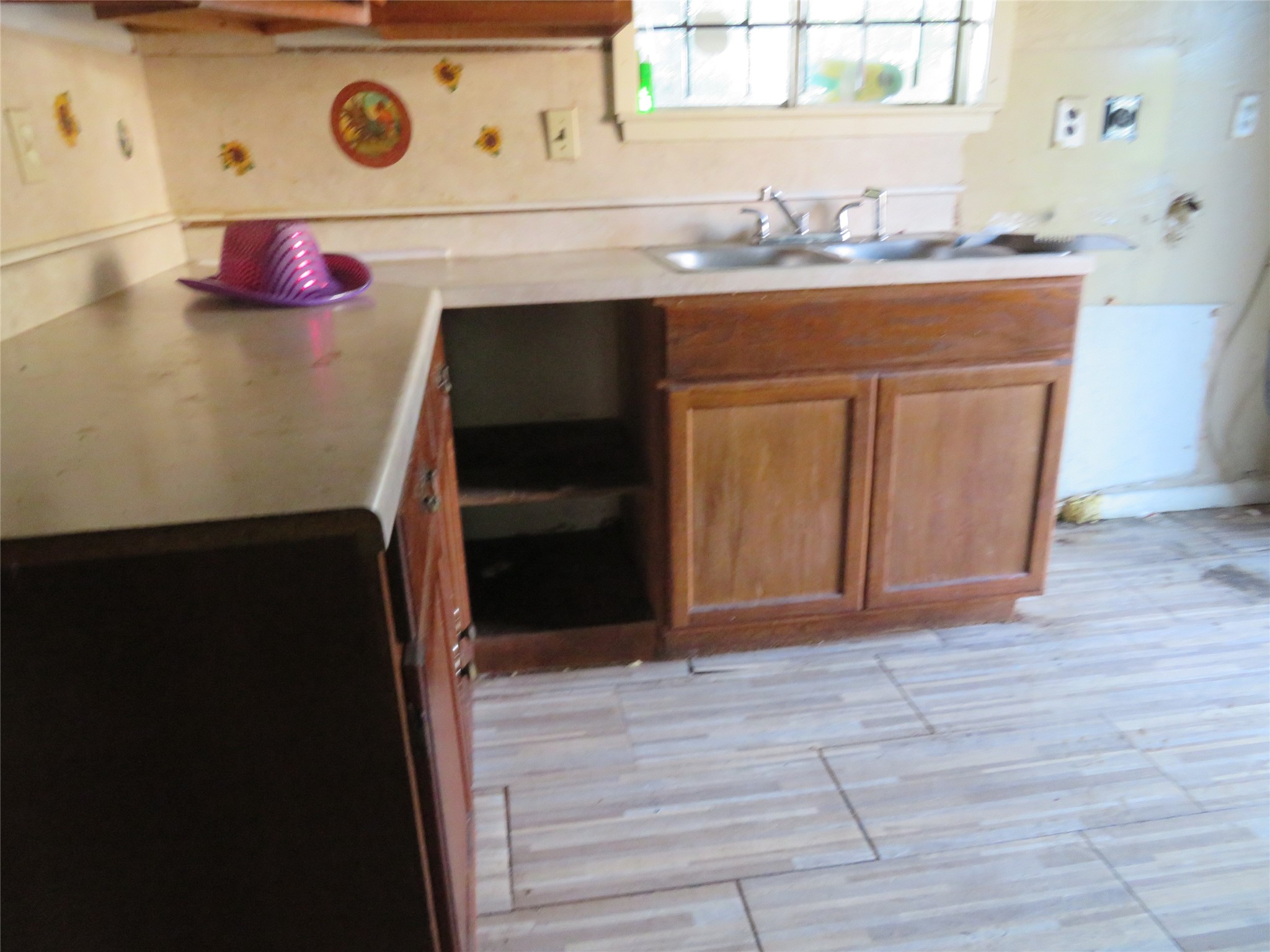 827 Marcolin Street Property Photo 6