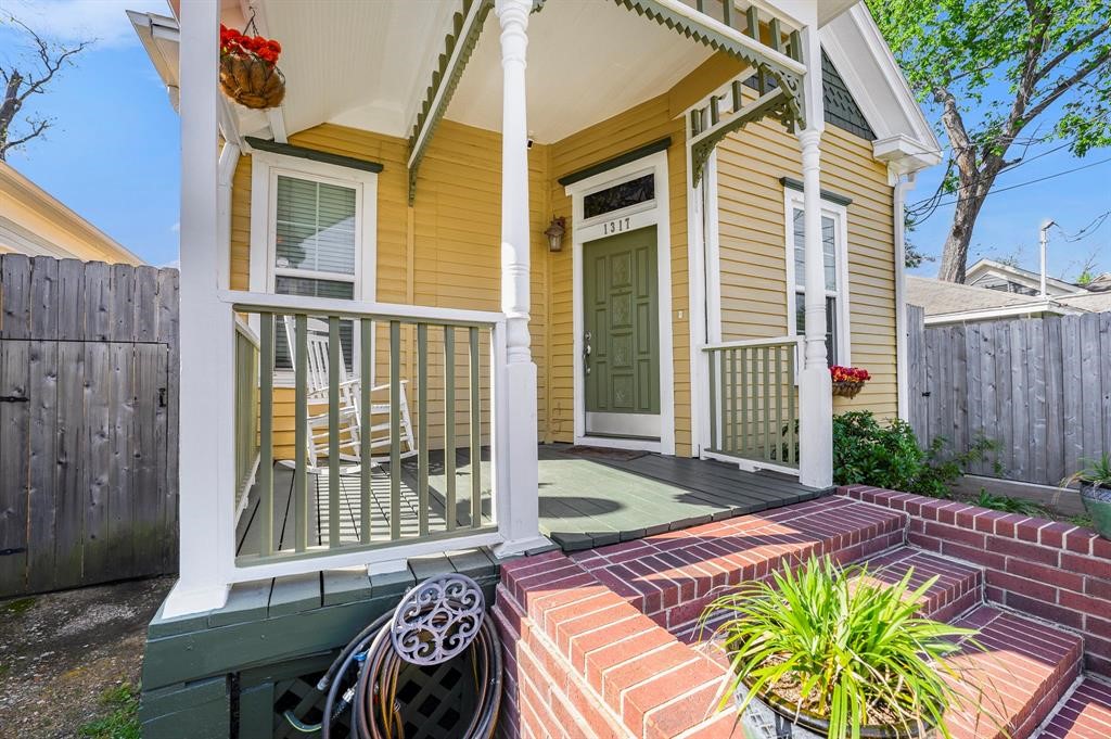 1317 Summer Street Property Photo 2