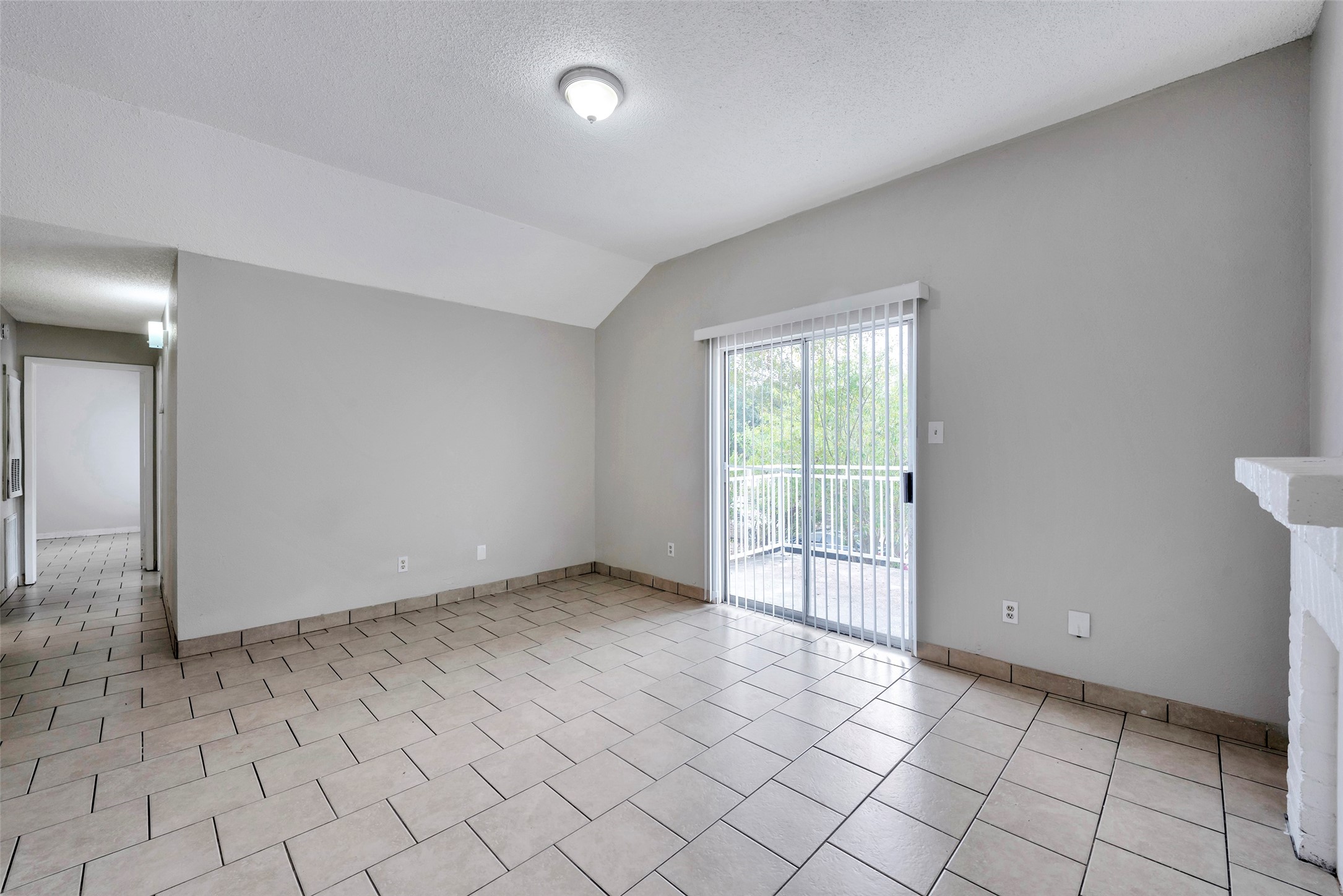 6110 W Mount Houston Road C Property Photo 3