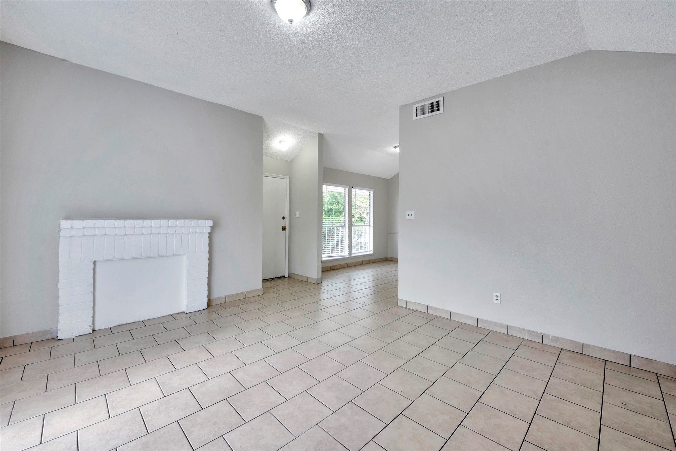 6110 W Mount Houston Road C Property Photo 5