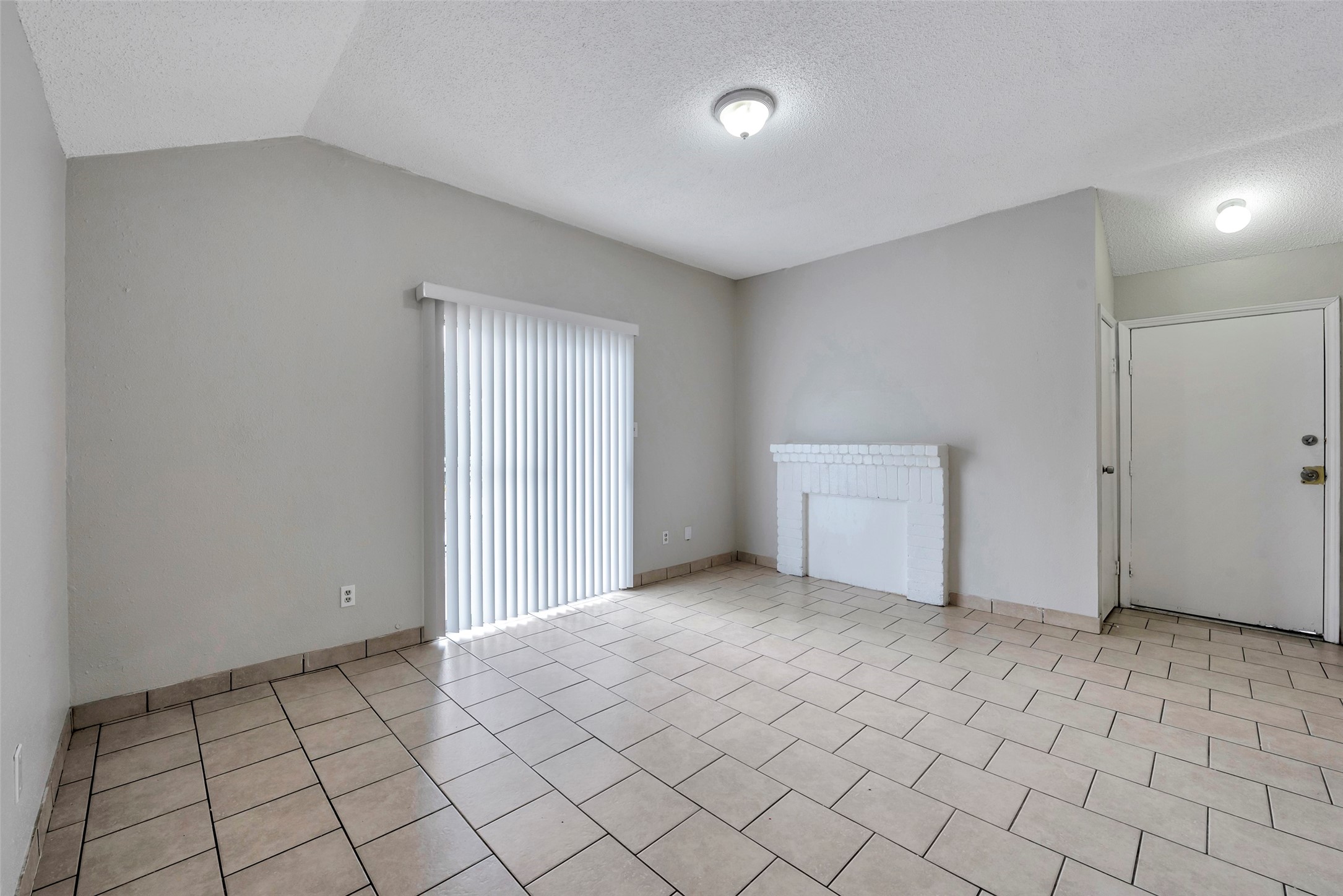 6110 W Mount Houston Road C Property Photo 6