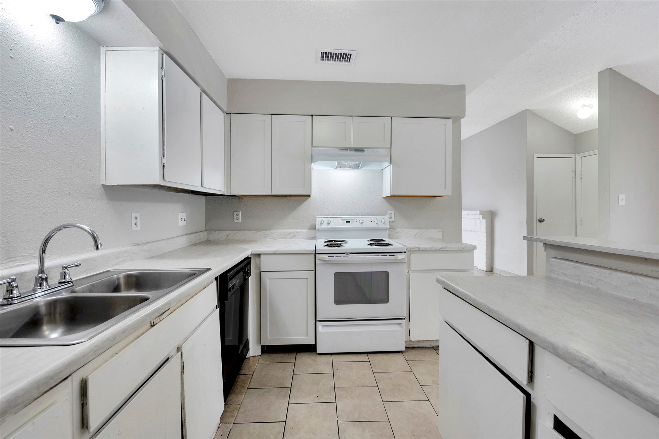 6110 W Mount Houston Road C Property Photo 12