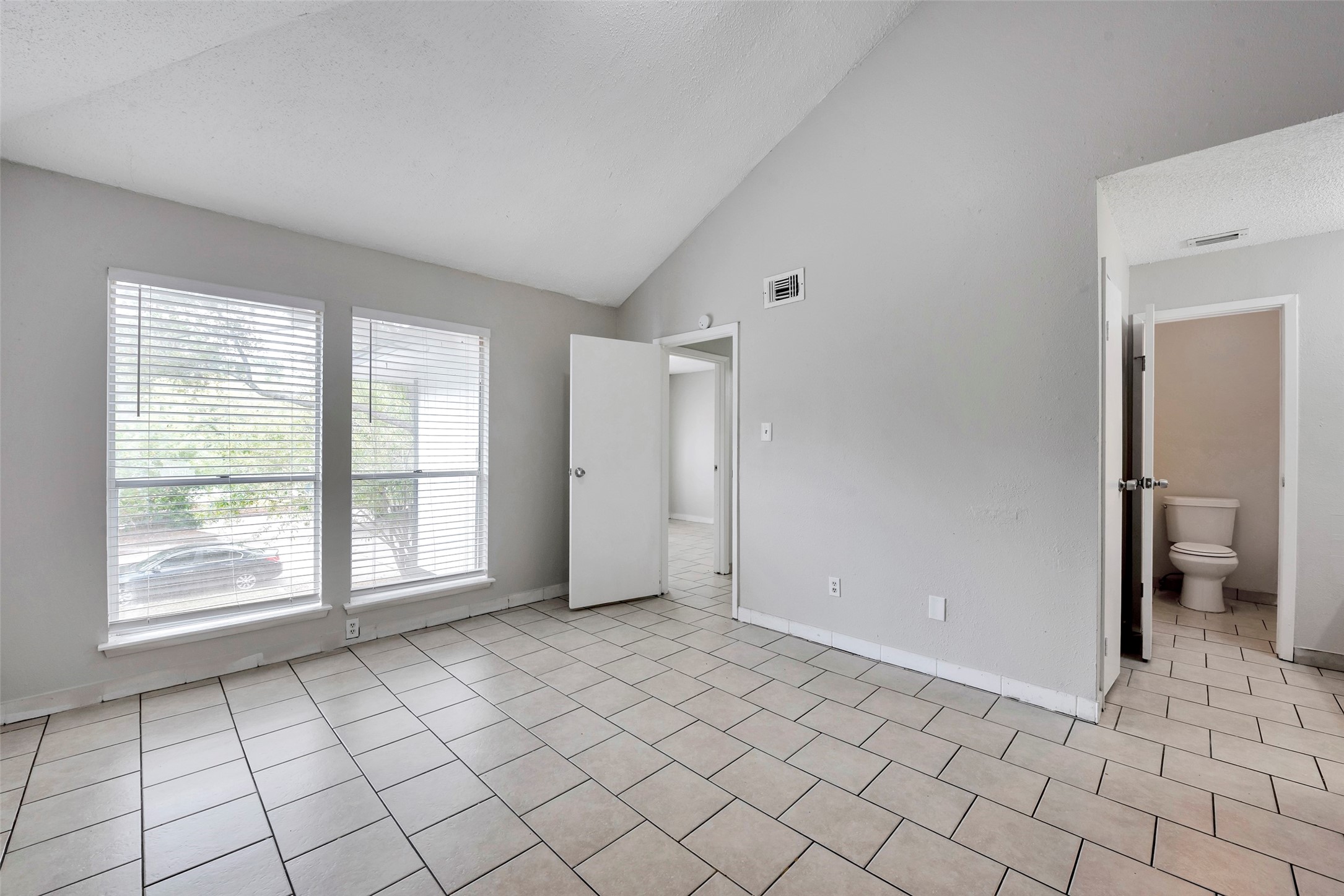 6110 W Mount Houston Road C Property Photo 14