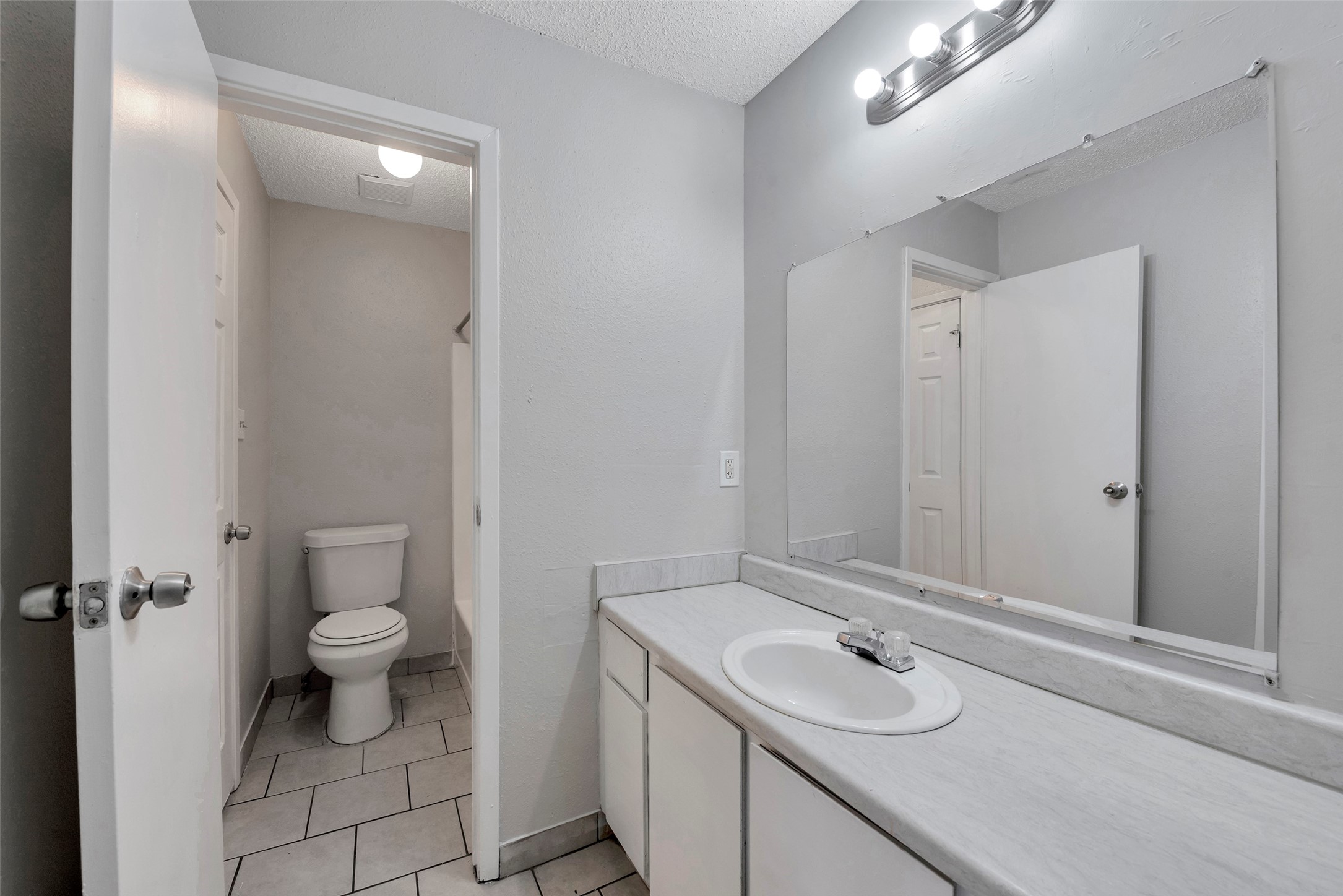 6110 W Mount Houston Road C Property Photo 15
