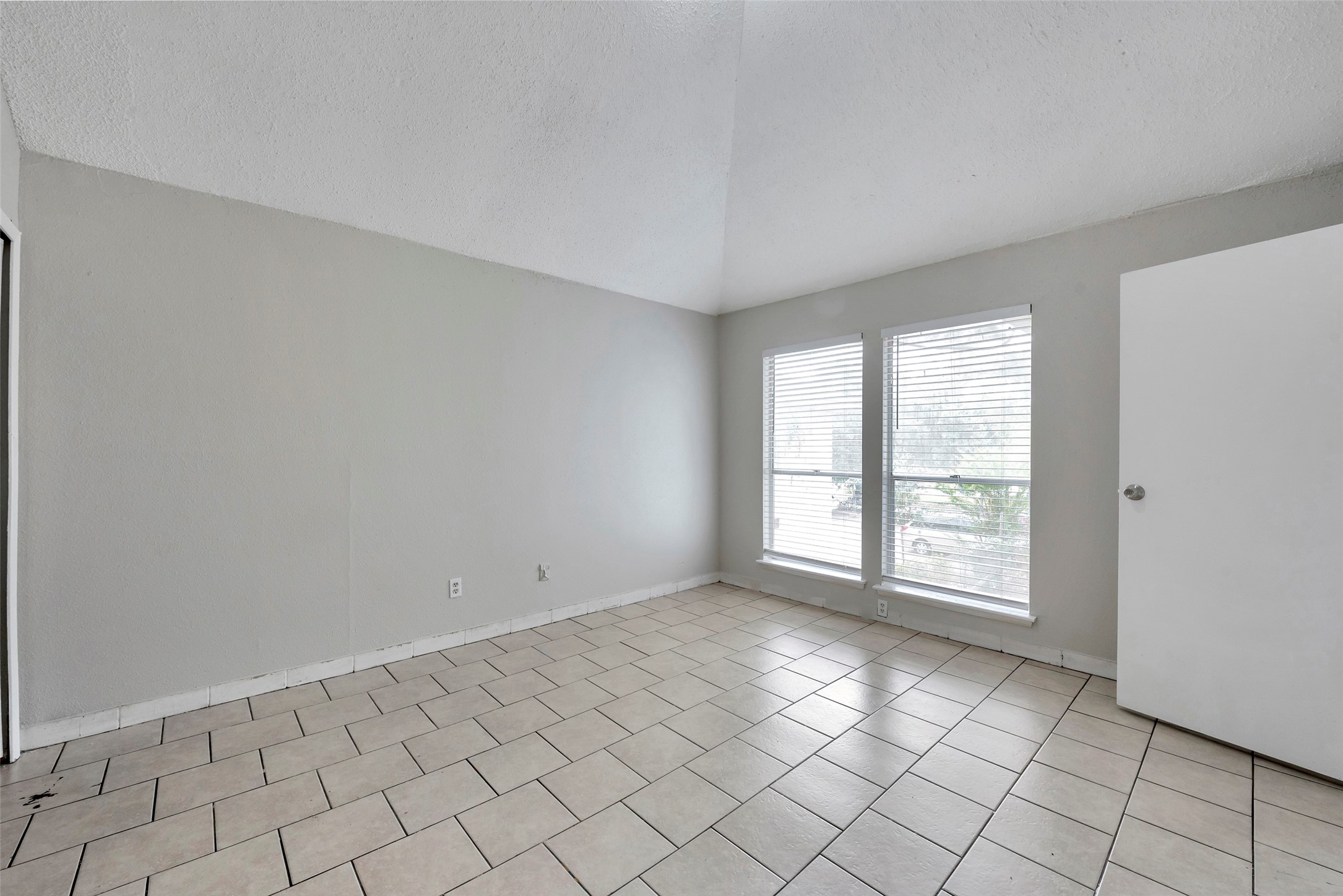 6110 W Mount Houston Road C Property Photo 16